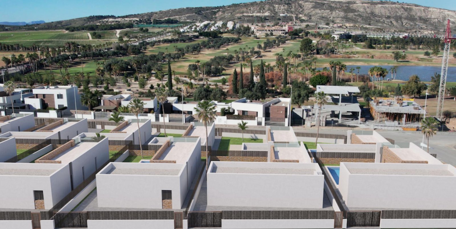 <p>Villa provided with 3 Bedrooms and 2 Bathrooms, private swimming pool and parking space on own plot. </p><p>This project consists of 10 single-s...