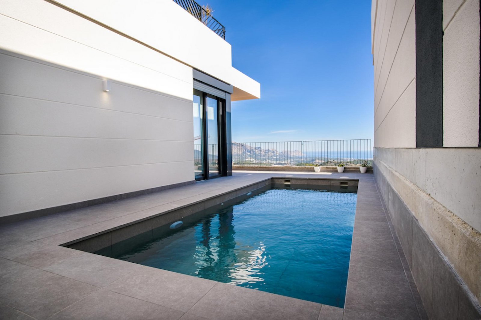 <p>Villa provided with 3 Bedrooms and 2 Bathrooms, optional swimming pool and underground garage with cellar. </p><p>Discover these exclusive villa...