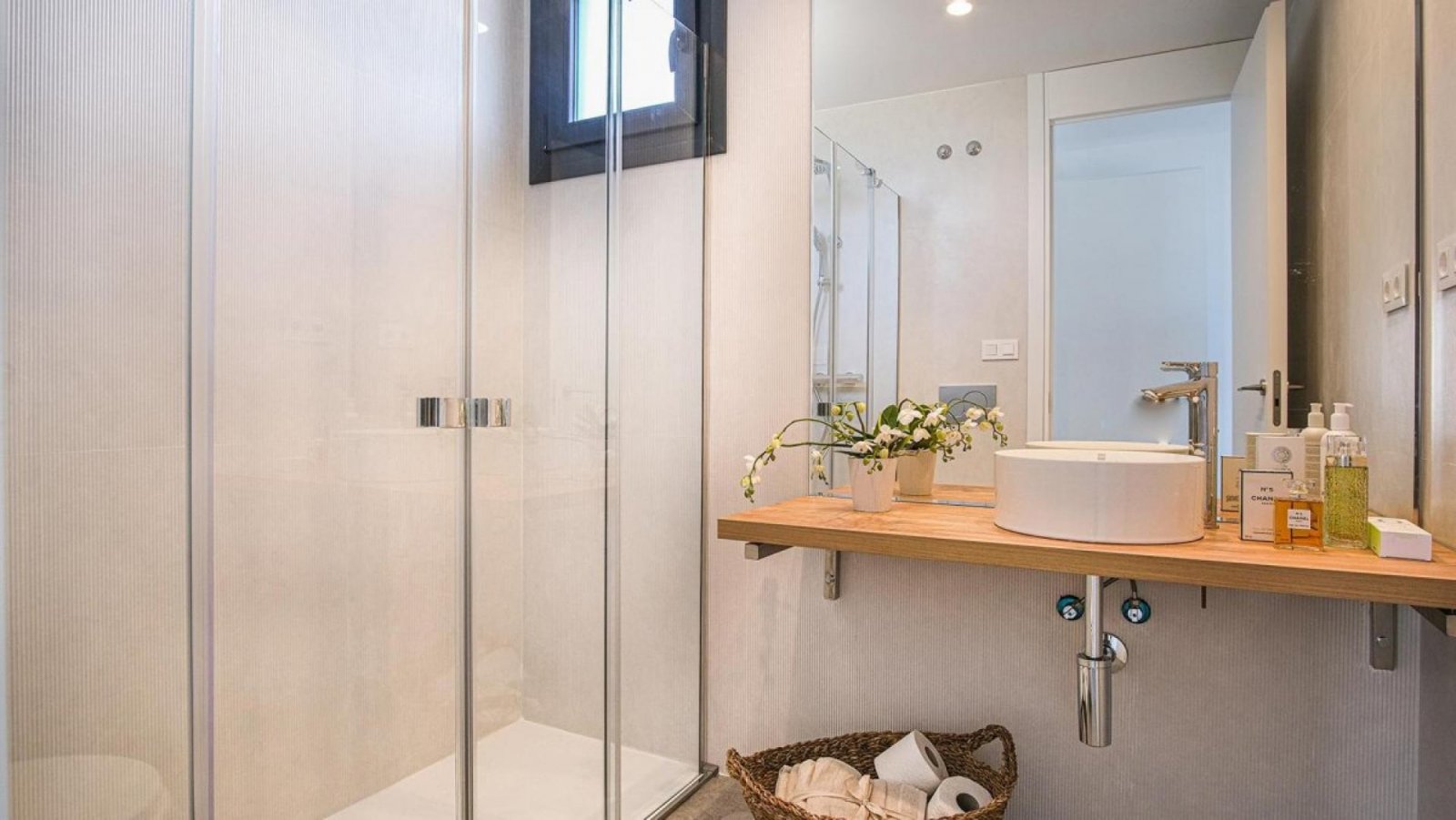 <p>Villa provided with 3 Bedrooms and 2 Bathrooms, optional swimming pool and underground garage with cellar. </p><p>Discover these exclusive villa...