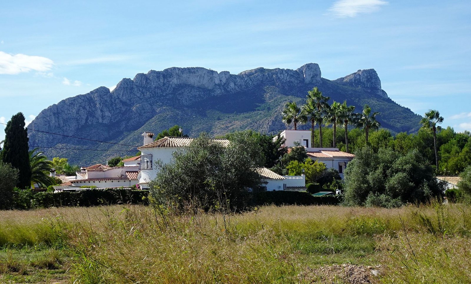 <p>Villa provided with 3 Bedrooms and 2 Bathrooms, optional swimming pool and parking space on own plot. </p><p>There is a choice between semi-deta...