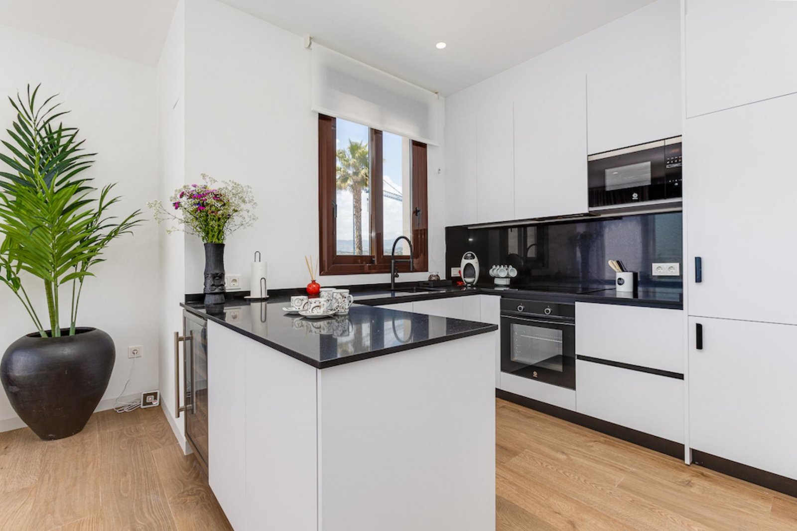 Moderne Villa mit 360° Panorama und Meerblick