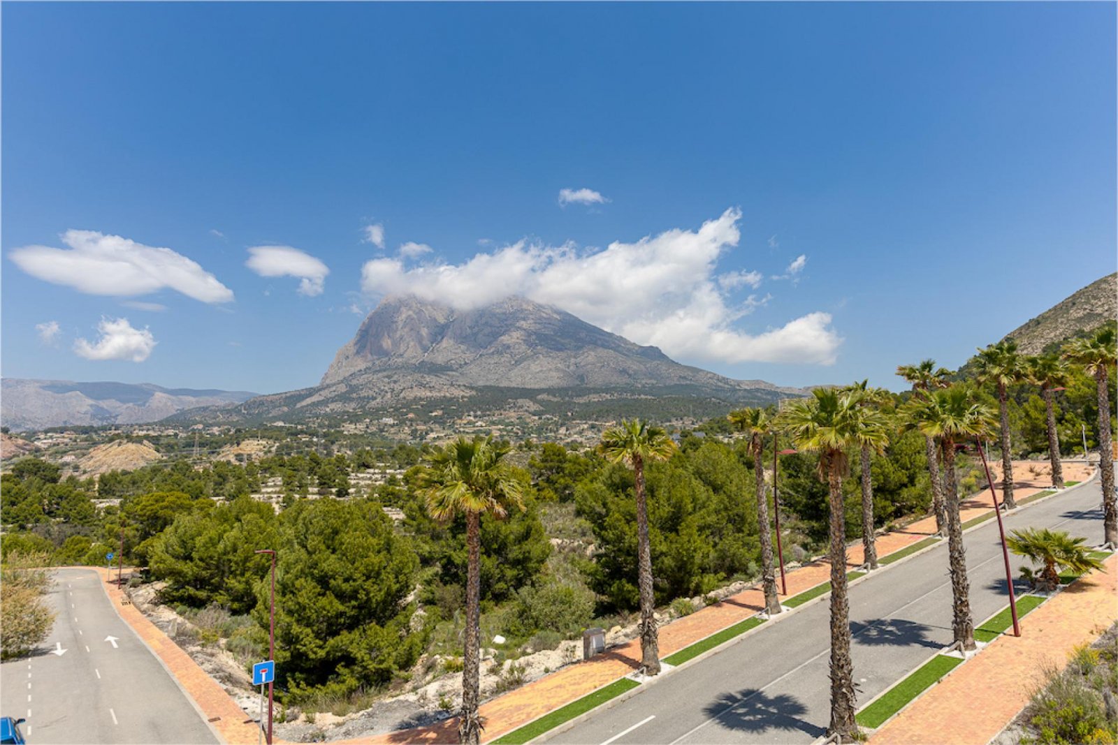 Moderne Villa mit 360° Panorama und Meerblick