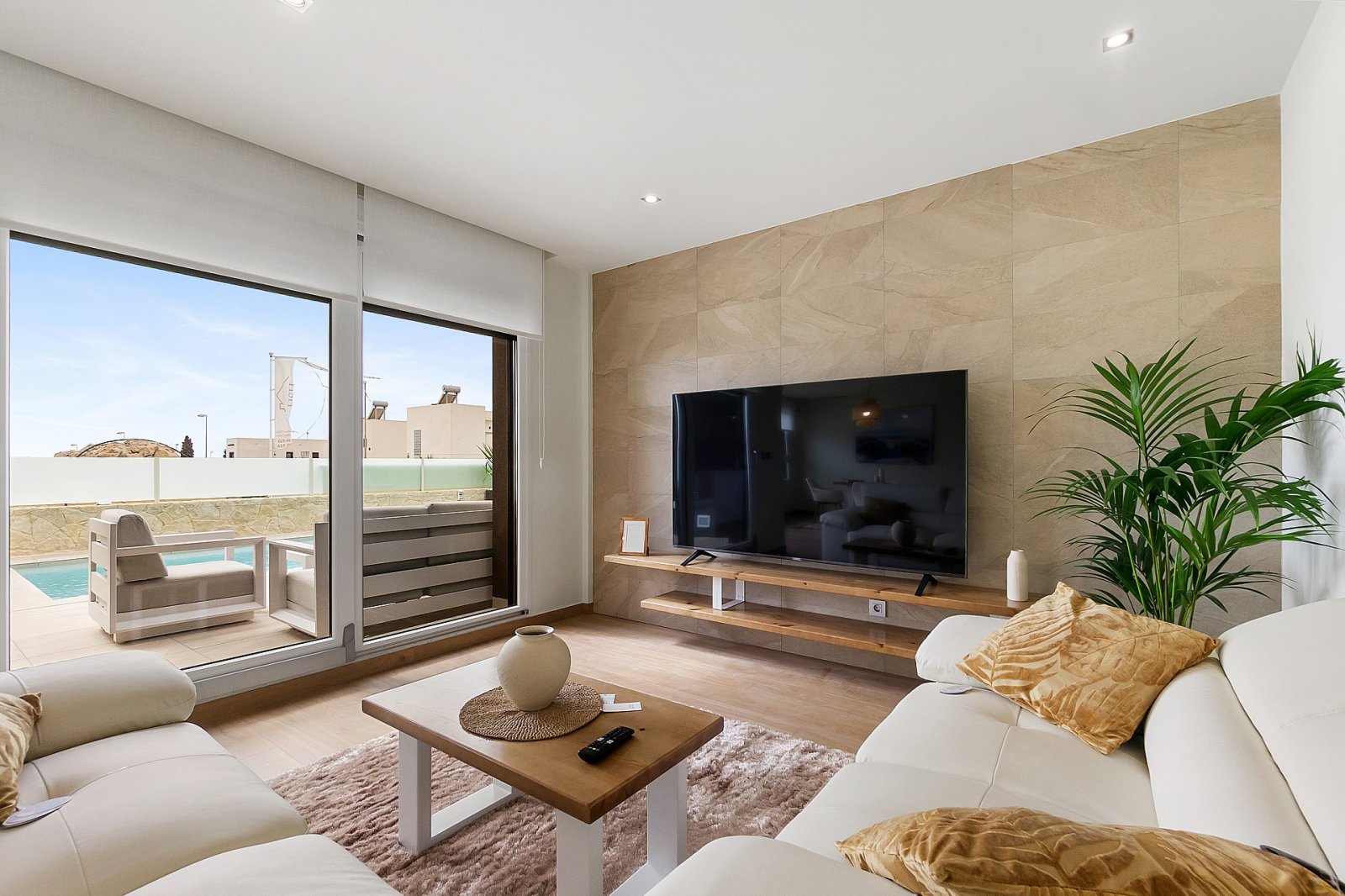 <p>Villa provided with 3 Bedrooms and 2 Bathrooms, private swimming pool and parking space on own plot. </p><p>These luxury villas are built on a h...