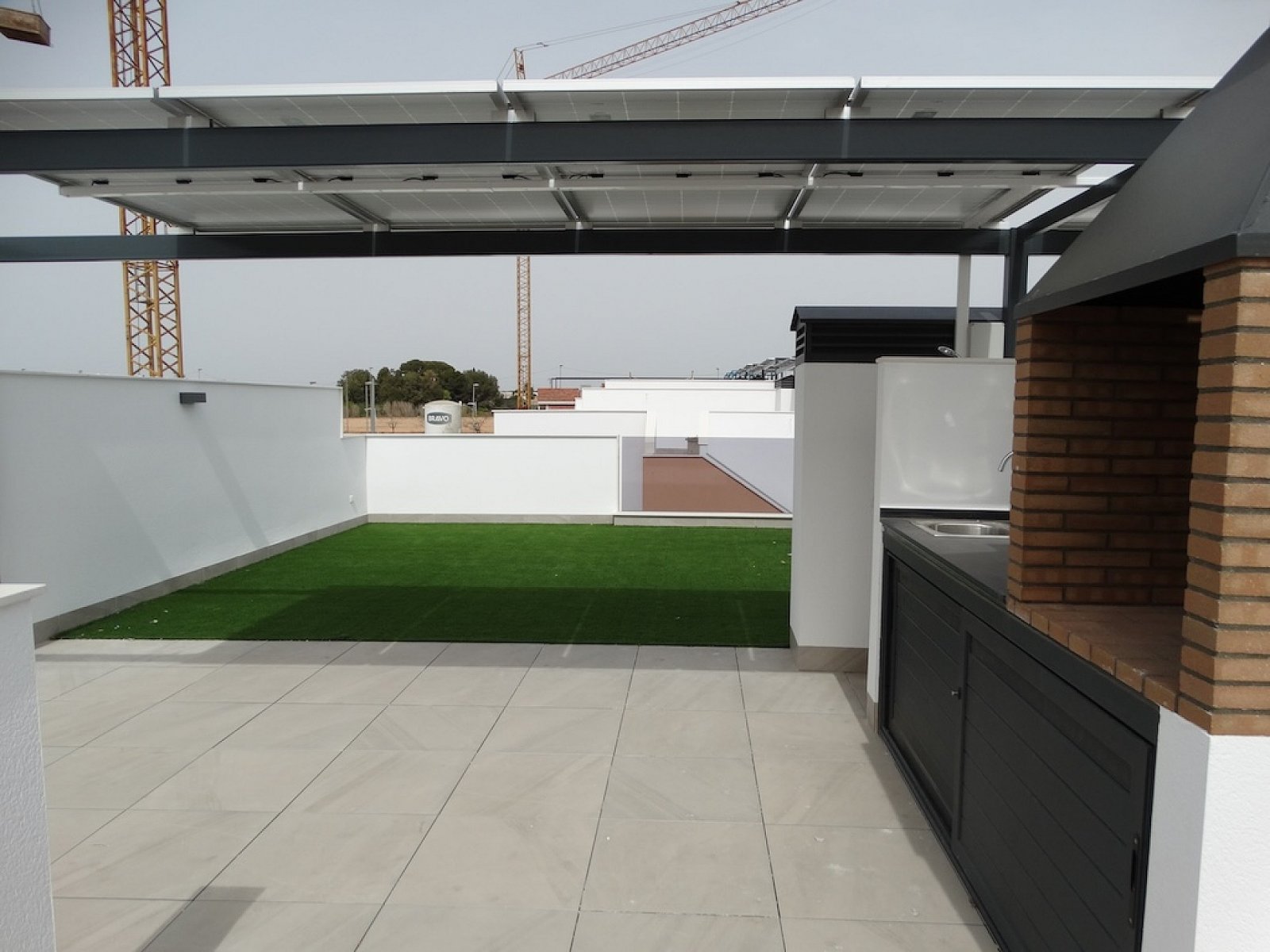 Traumwohnung mit Garten & Pool