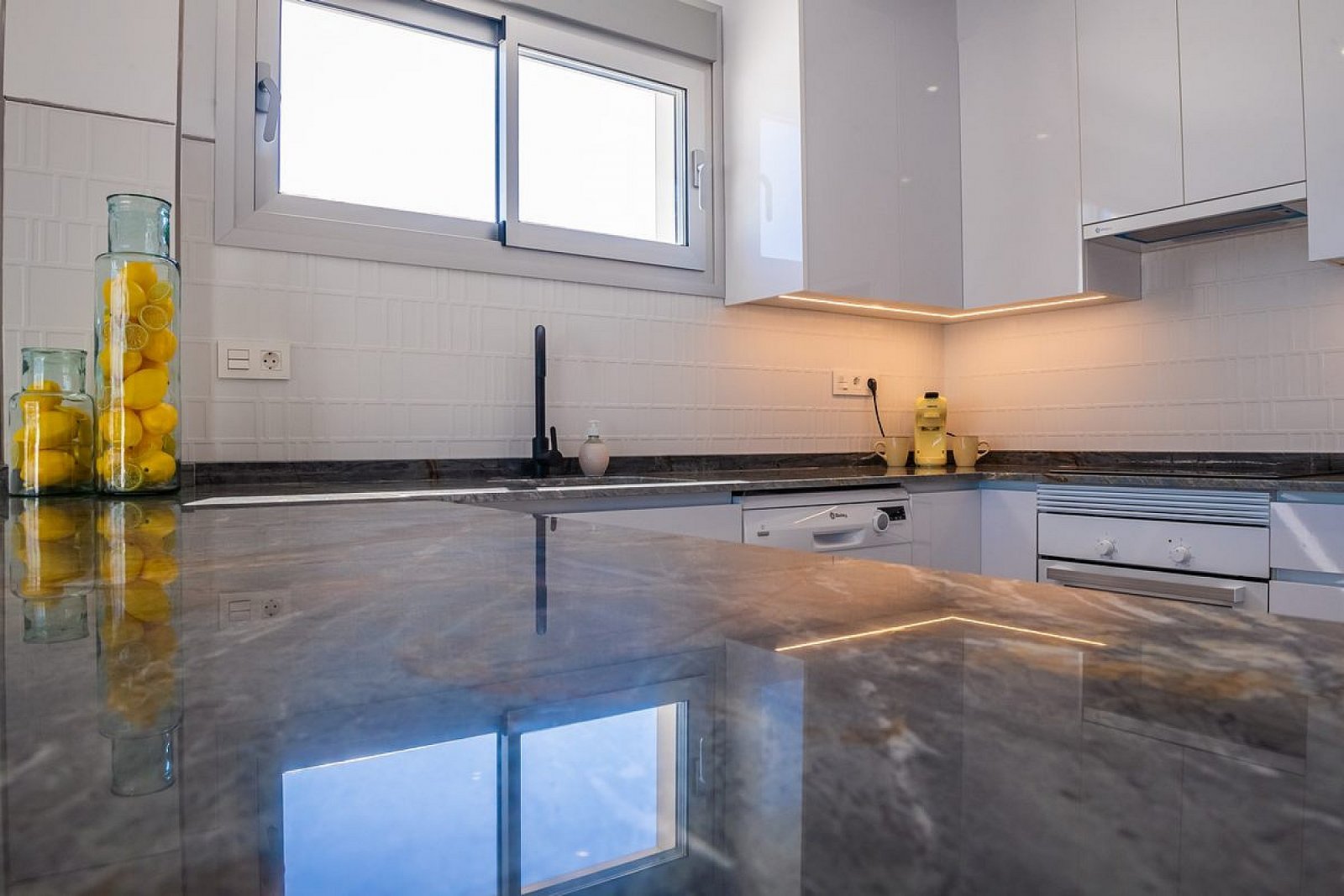 <p>Villa provided with 3 Bedrooms and 2 Bathrooms, private swimming pool and private garage. </p><p>Discover these modern villas in Los Alcázares, ...