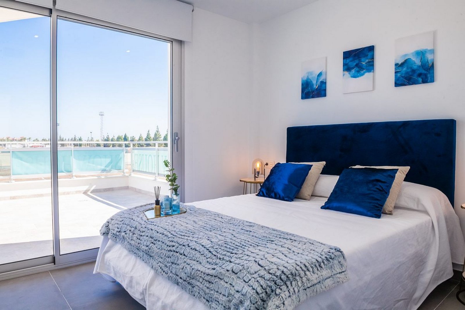 <p>Villa provided with 3 Bedrooms and 2 Bathrooms, private swimming pool and private garage. </p><p>Discover these modern villas in Los Alcázares, ...