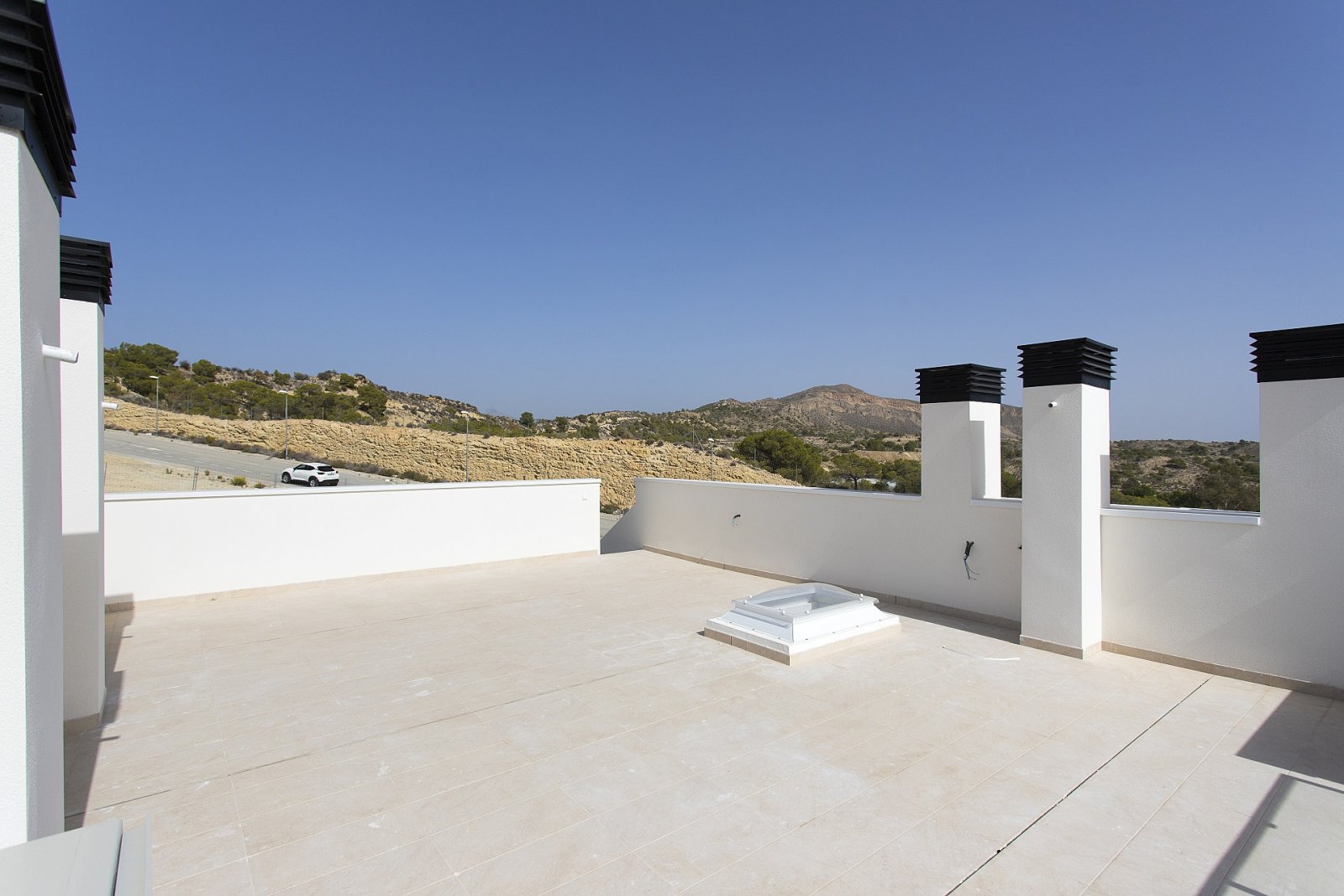 <p>Villa provided with 3 Bedrooms and 2 Bathrooms, communal swimming pool and private garage. </p><p>We present you an incredible project of 54 bun...