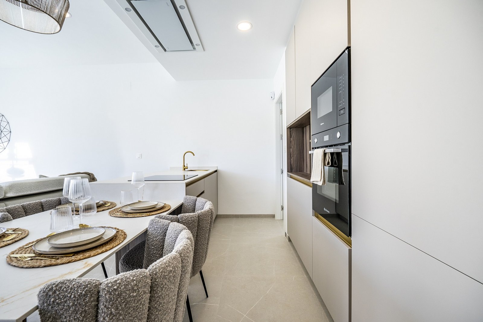 <p>Villa provided with 3 Bedrooms and 2 Bathrooms, private swimming pool and parking space on own plot. </p><p>These new build villas offer a conte...