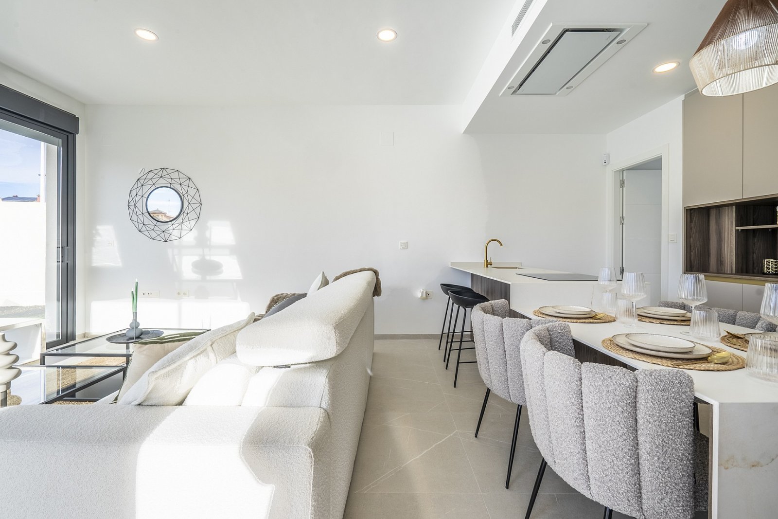 <p>Villa provided with 3 Bedrooms and 2 Bathrooms, private swimming pool and parking space on own plot. </p><p>These new build villas offer a conte...