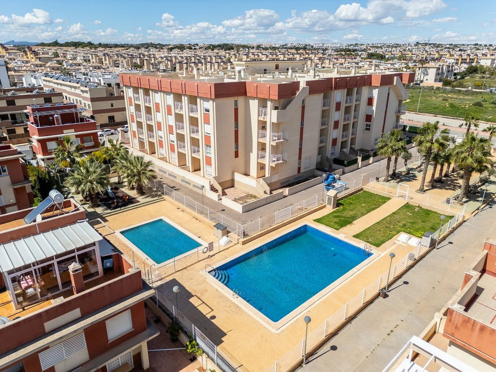 <p>Apartment with terrace provided with 2 Bedrooms and 2 Bathrooms, communal swimming pool and optional underground parking space. </p><p>Discover ...