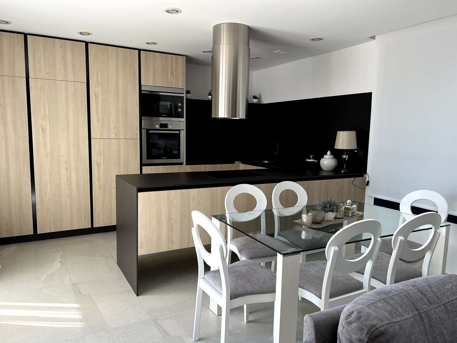 <p>Villa provided with 3 Bedrooms and 3 Bathrooms, private swimming pool and parking space on own plot. </p><p>Just a 10 minute drive from the sand...