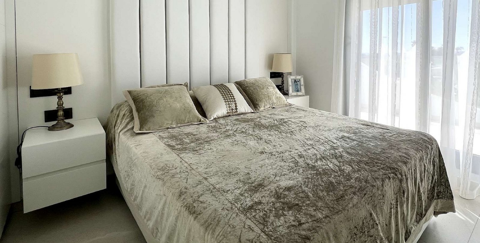 <p>Villa provided with 3 Bedrooms and 3 Bathrooms, private swimming pool and parking space on own plot. </p><p>Just a 10 minute drive from the sand...