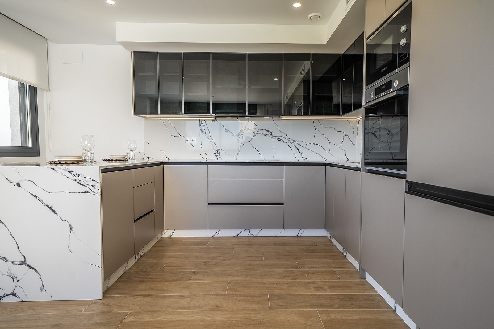 <p>Terraced villa provided with 3 Bedrooms and 2 Bathrooms, private swimming pool and parking space on own plot. </p>