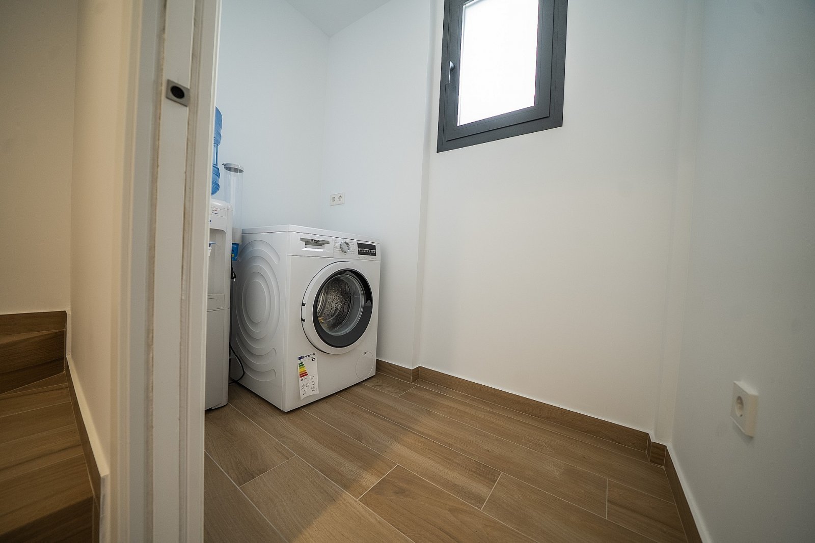 <p>Terraced villa provided with 3 Bedrooms and 2 Bathrooms, private swimming pool and parking space on own plot. </p>