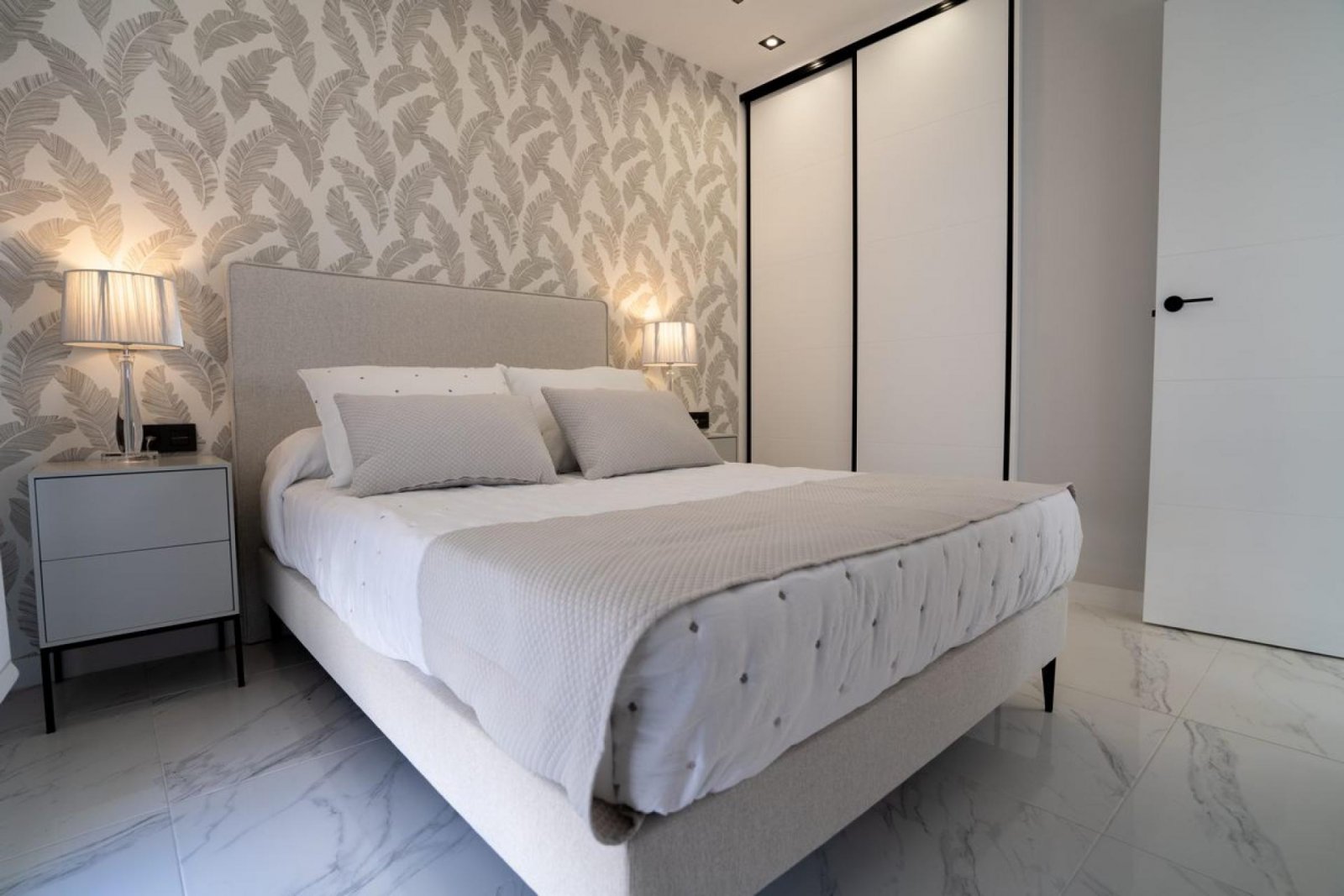 <p>Apartments - solarium provided with 2 Bedrooms and 2 Bathrooms, communal swimming pool and underground parking space. </p><p>Discover these beau...