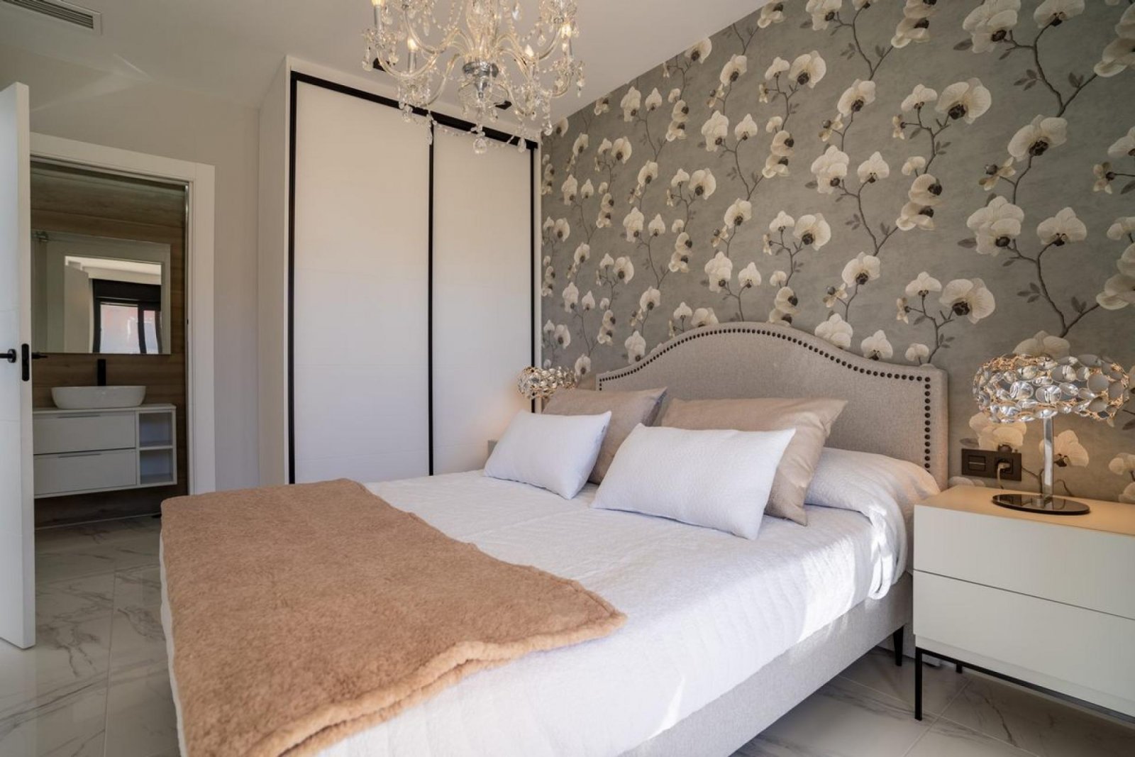 <p>Apartments - solarium provided with 2 Bedrooms and 2 Bathrooms, communal swimming pool and underground parking space. </p><p>Discover these beau...