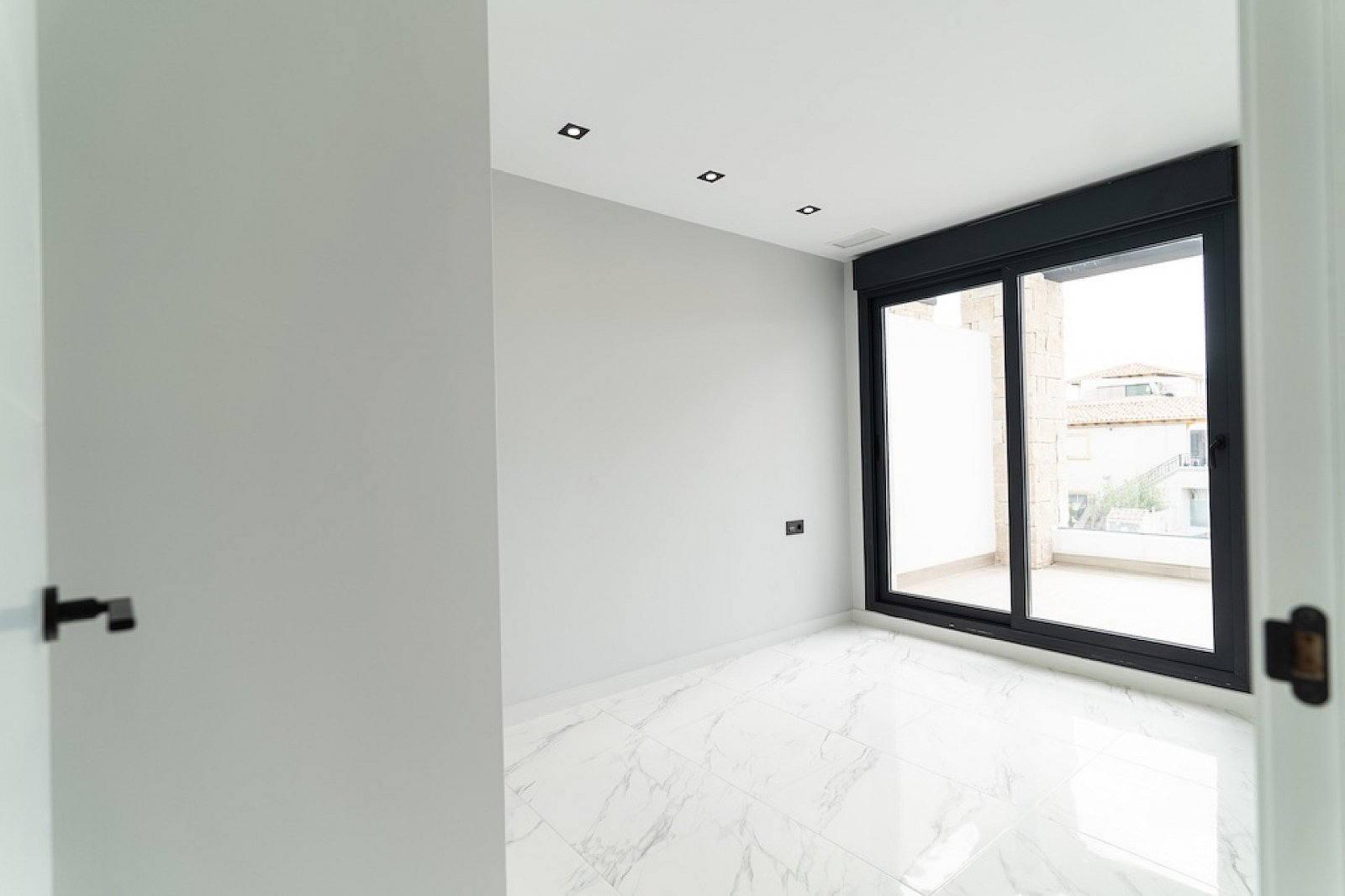 <p>Villa provided with 4 Bedrooms and 3 Bathrooms, communal swimming pool and underground parking space. </p><p>Discover these beautiful residences...