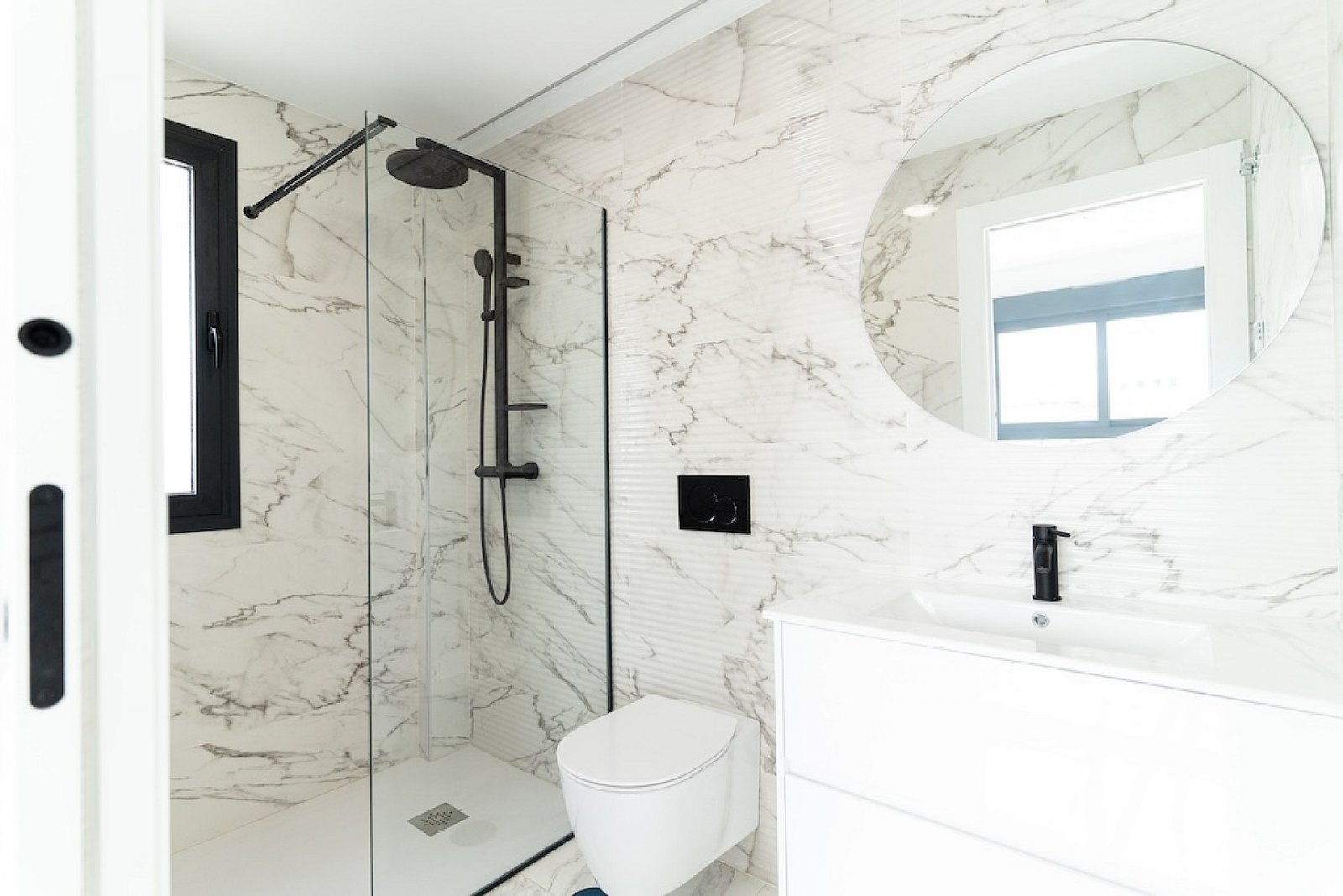 <p>Villa provided with 4 Bedrooms and 3 Bathrooms, communal swimming pool and underground parking space. </p><p>Discover these beautiful residences...