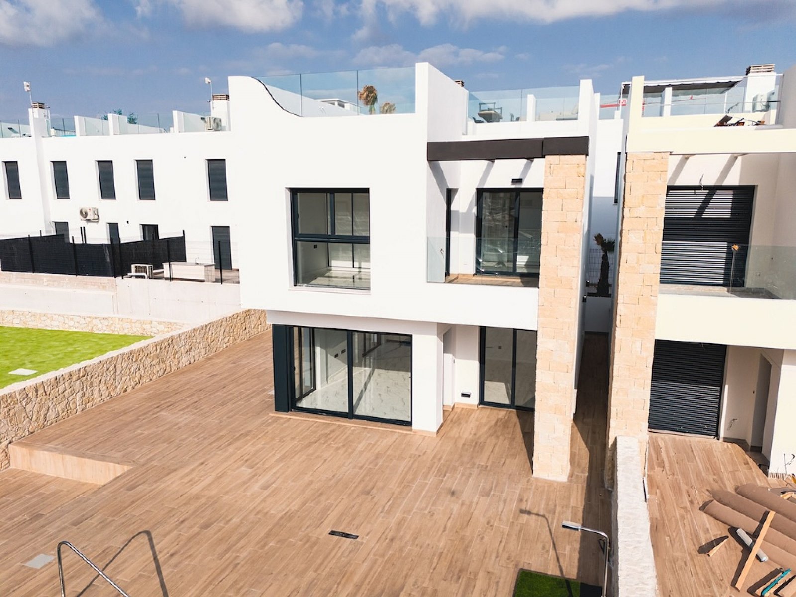 <p>Villa provided with 4 Bedrooms and 3 Bathrooms, communal swimming pool and underground parking space. </p><p>Discover these beautiful residences...