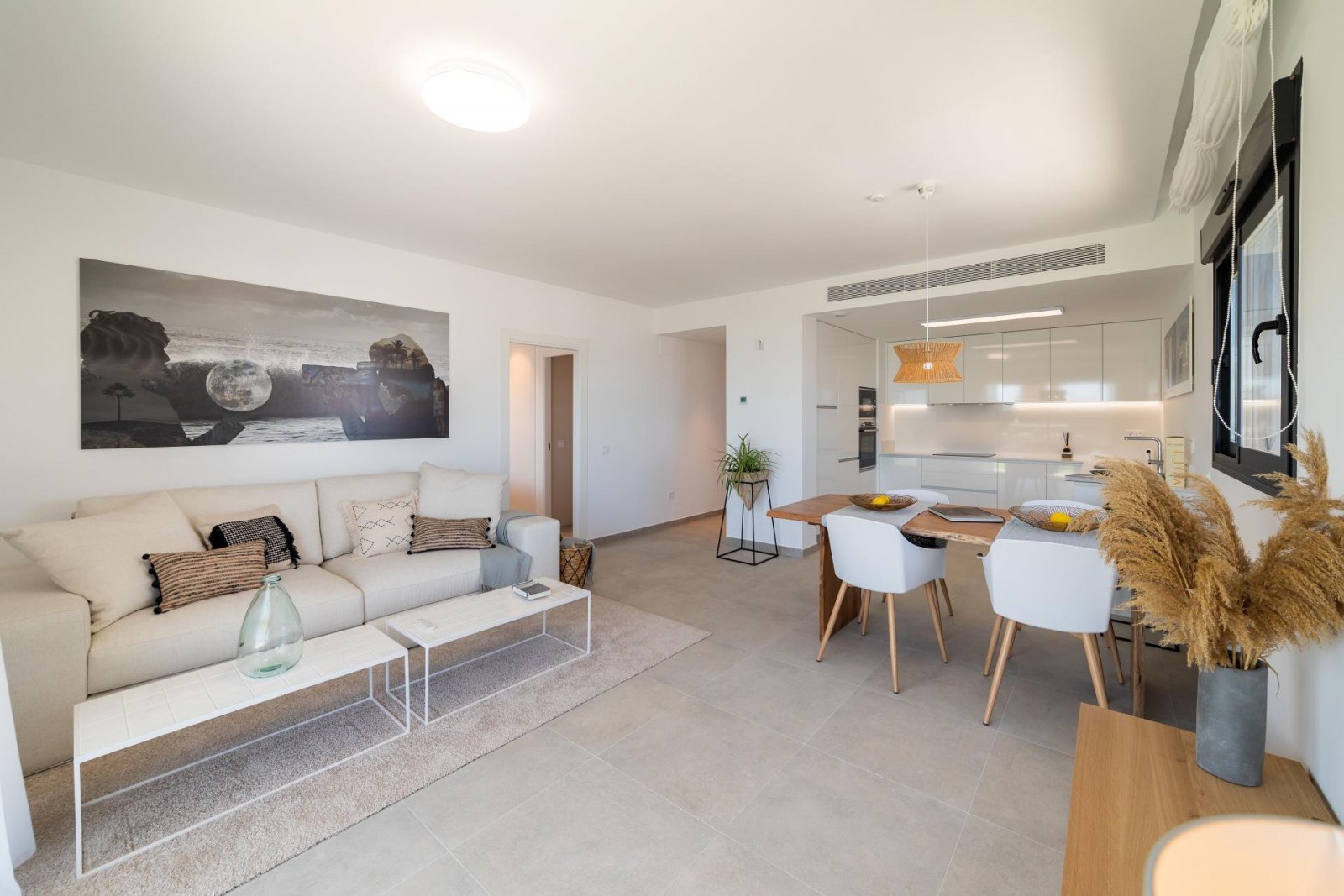 <p>Apartment with garden provided with 3 Bedrooms and 2 Bathrooms, communal swimming pool and underground parking space with storage room. </p>