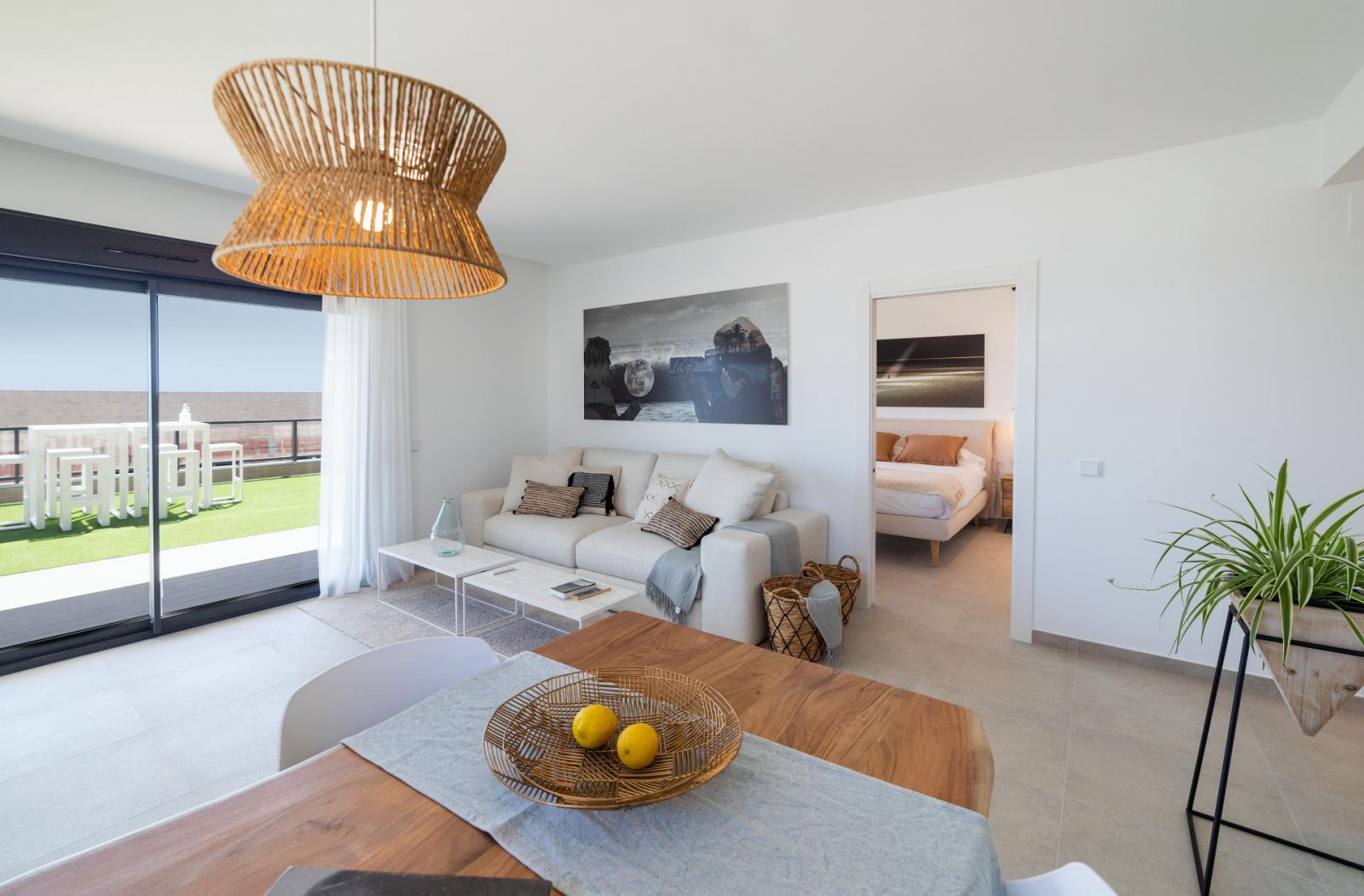<p>Apartment with garden provided with 3 Bedrooms and 2 Bathrooms, communal swimming pool and underground parking space with storage room. </p>