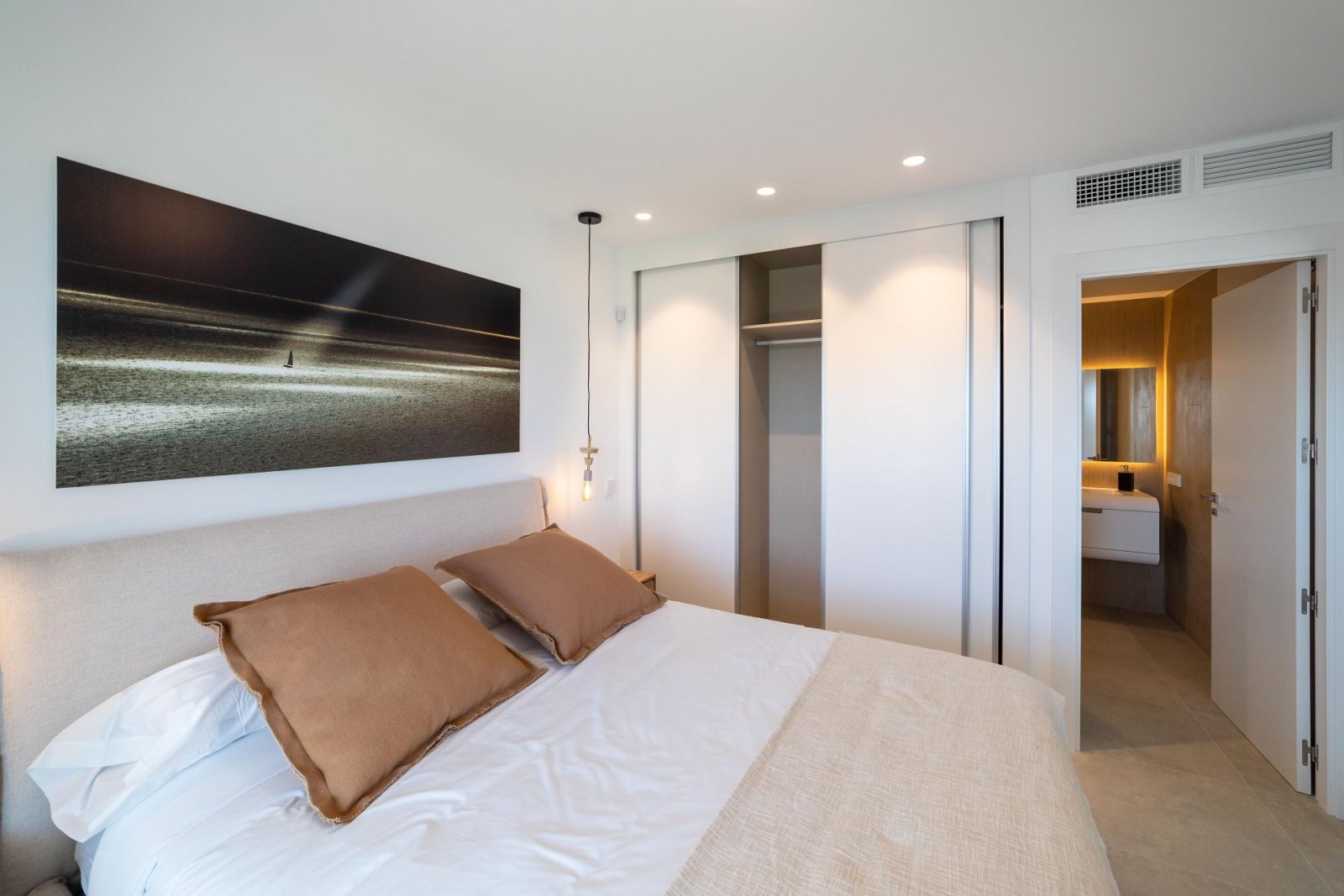 <p>Apartment with garden provided with 3 Bedrooms and 2 Bathrooms, communal swimming pool and underground parking space with storage room. </p>