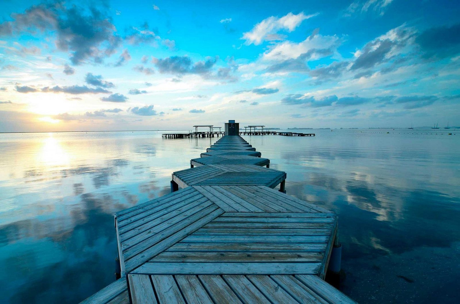 <p>Terraced villa provided with 3 Bedrooms and 3 Bathrooms, private swimming pool and parking space on own plot. </p><p>Each villa is thoughtfully ...