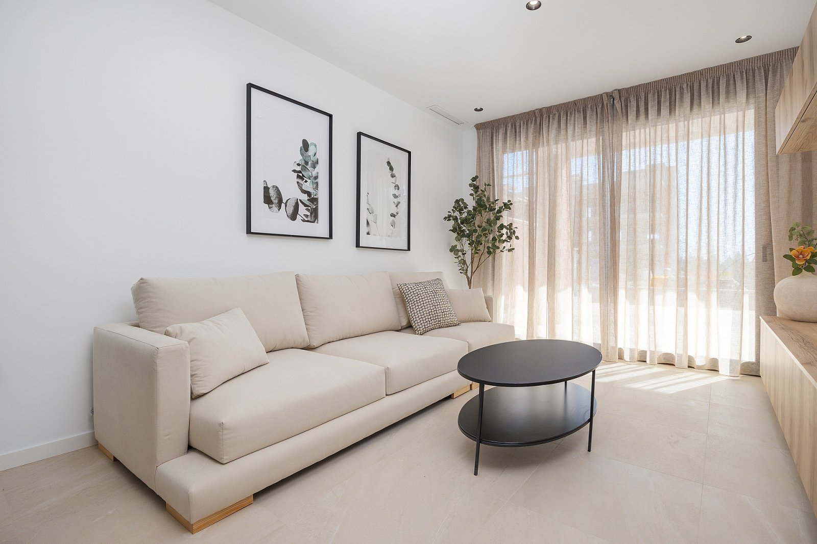 <p>Apartment with terrace provided with 2 Bedrooms and 2 Bathrooms, communal swimming pool and underground parking space. </p><p>A total of 240 con...