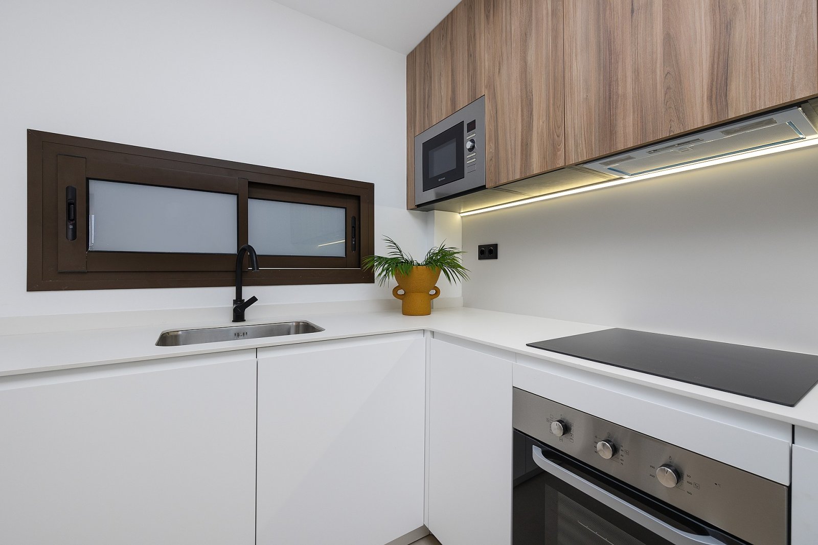 <p>Apartment with terrace provided with 2 Bedrooms and 2 Bathrooms, communal swimming pool and underground parking space. </p><p>A total of 240 con...