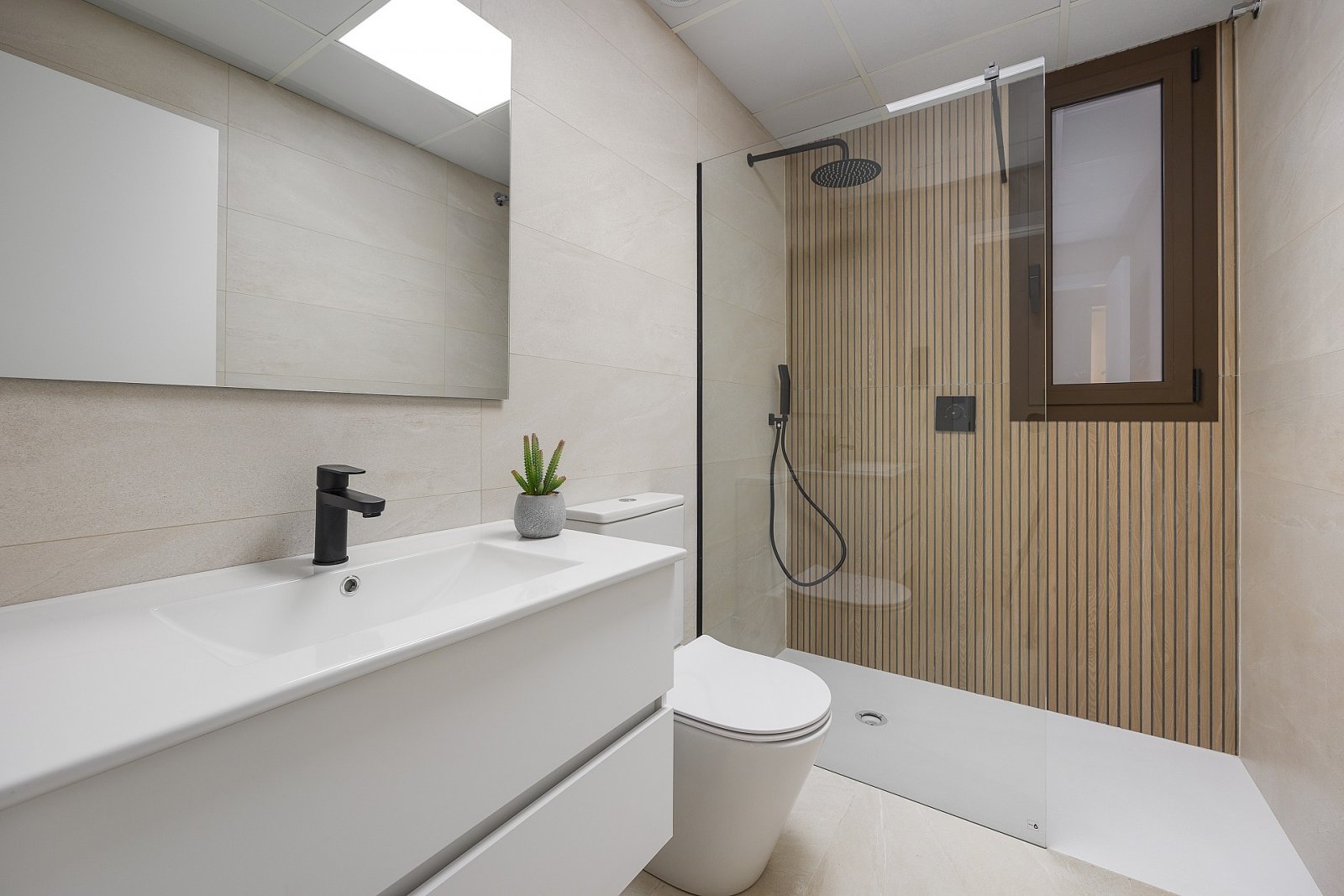 <p>Apartment with terrace provided with 2 Bedrooms and 2 Bathrooms, communal swimming pool and underground parking space. </p><p>A total of 240 con...