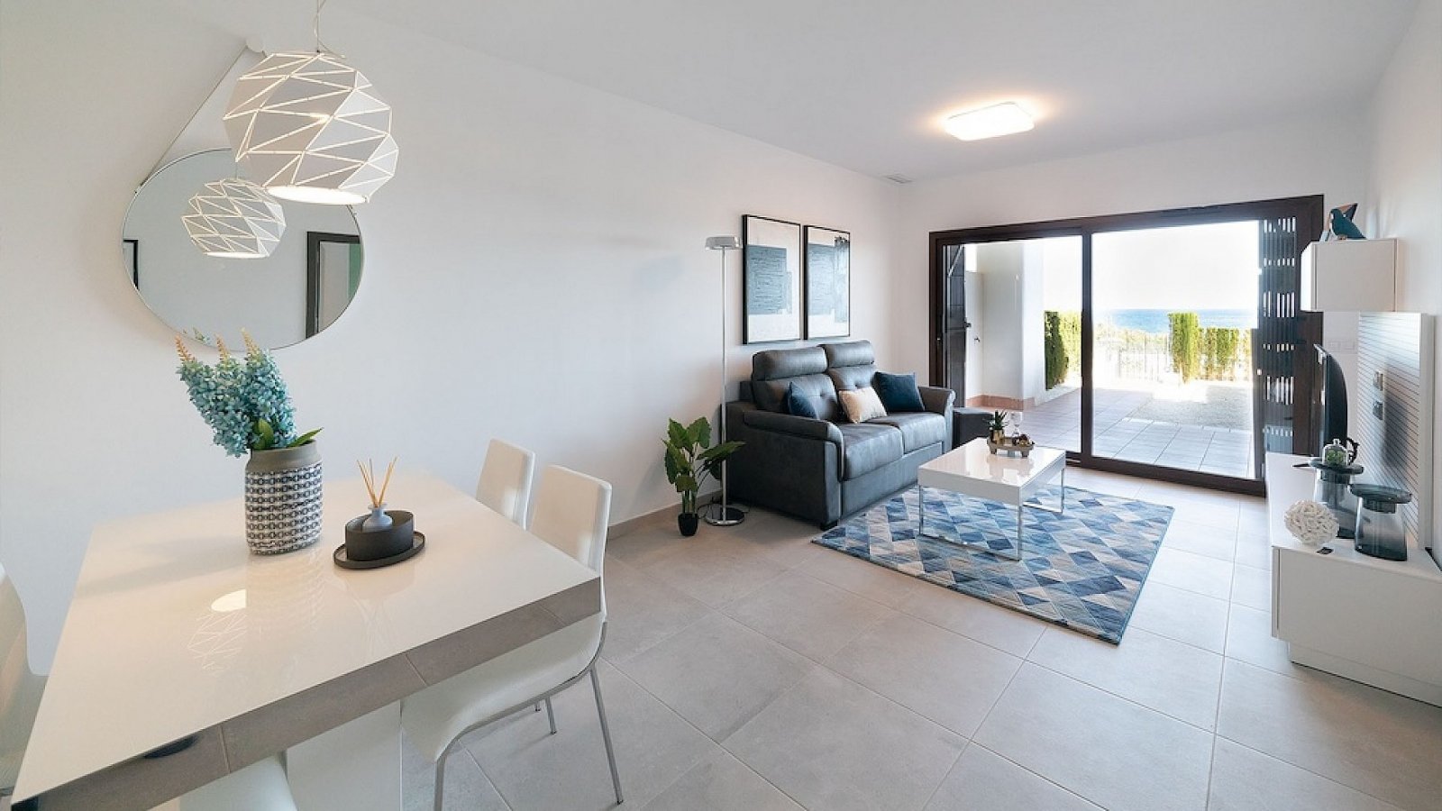 <p>Apartment with garden provided with 3 Bedrooms and 2 Bathrooms, communal swimming pool and underground parking space. </p><p>Step inside these a...