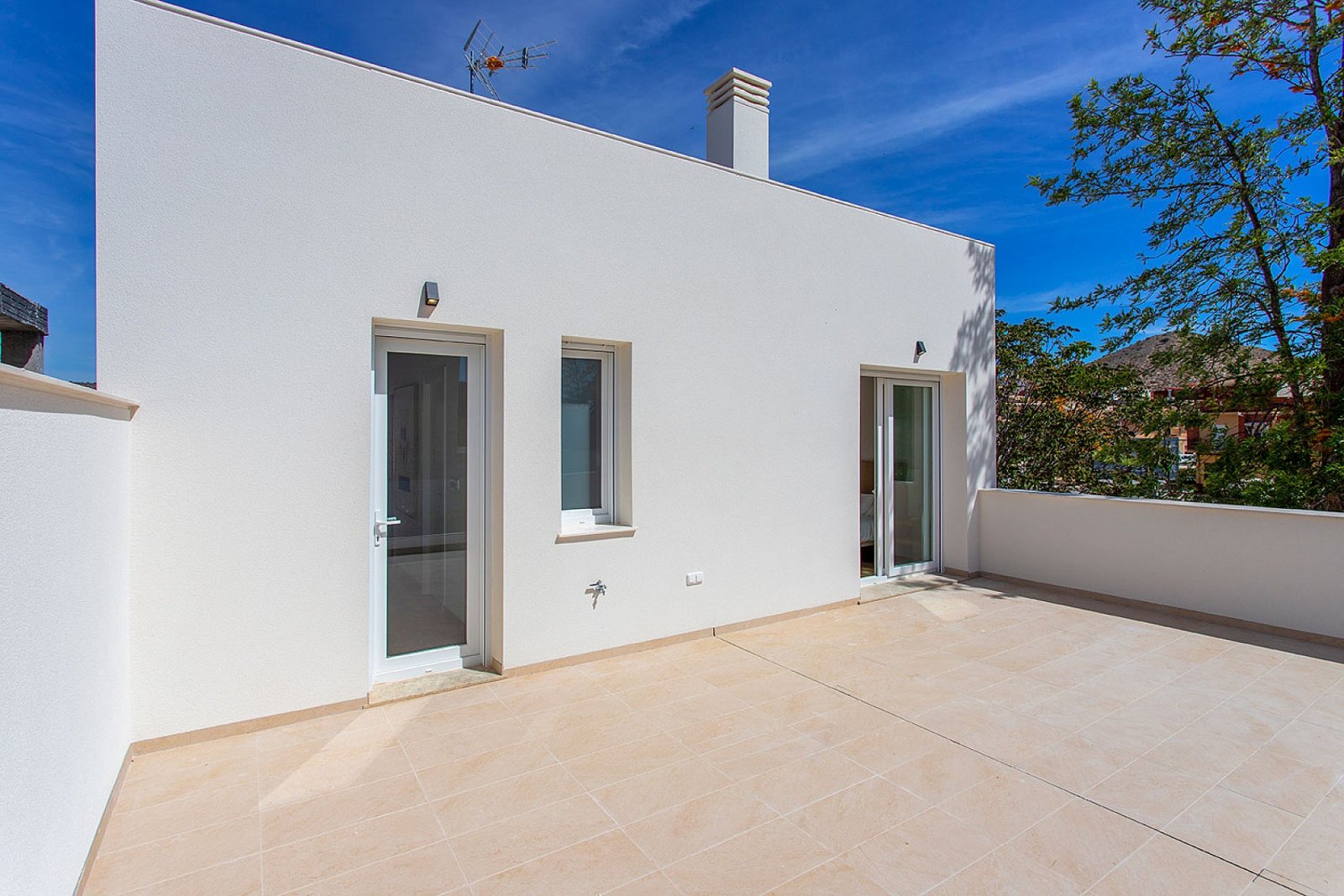 <p>Villa provided with 3 Bedrooms and 3 Bathrooms, private swimming pool and parking space on own plot. </p><p>The properties have top quality sani...