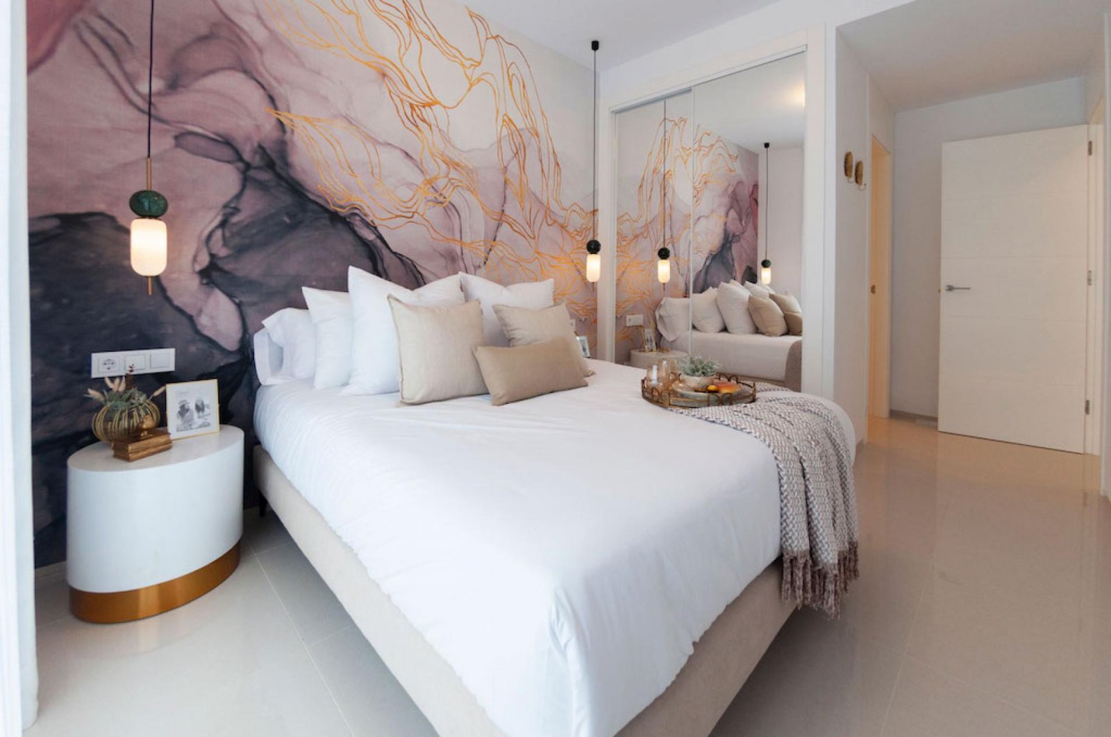 <p>Apartment with garden provided with 2 Bedrooms and 2 Bathrooms, communal swimming pool and private parking space within domain. </p><p>Welcome t...