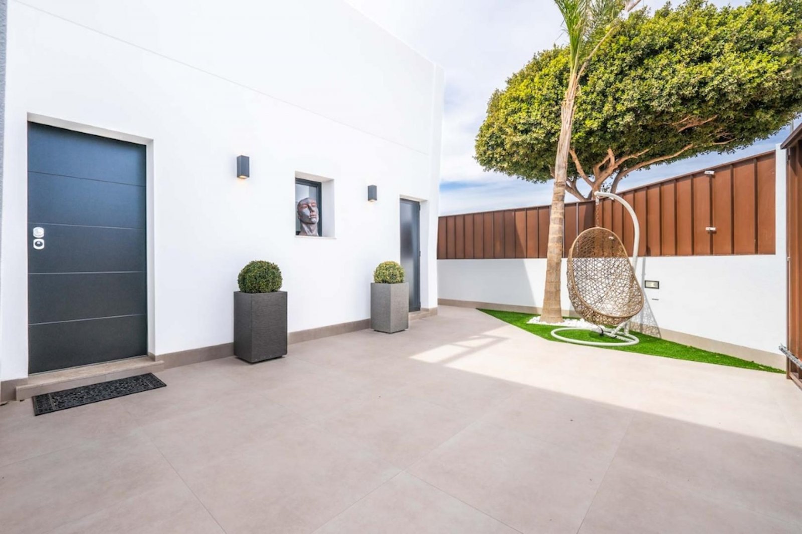 <p>Villa provided with 3 Bedrooms and 2 Bathrooms, private swimming pool and parking space on own plot. </p><p>Luxury bungalows with beautiful moun...