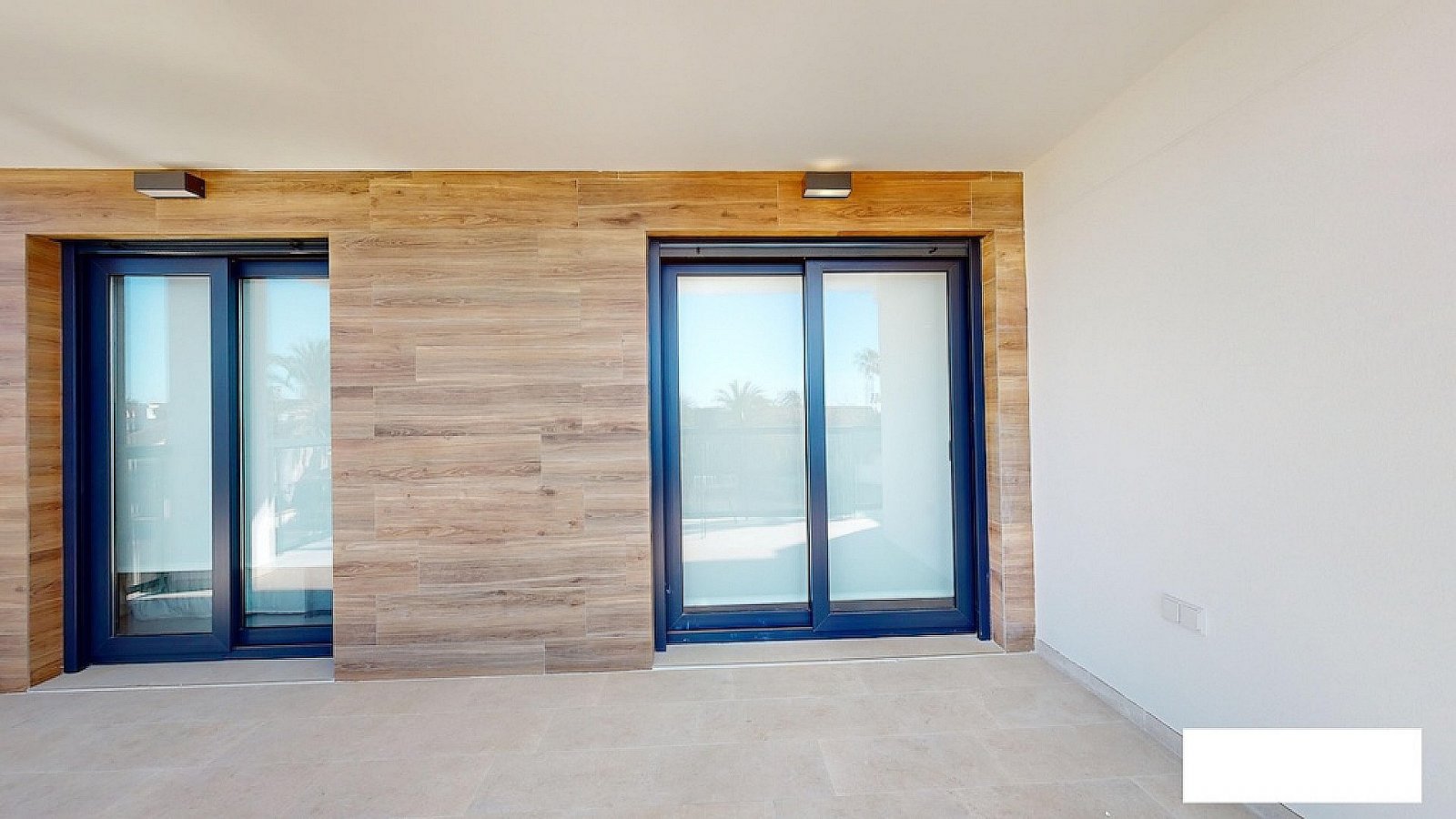 <p>Apartment with terrace provided with 3 Bedrooms and 2 Bathrooms, communal swimming pool and underground parking space with storage room. </p>