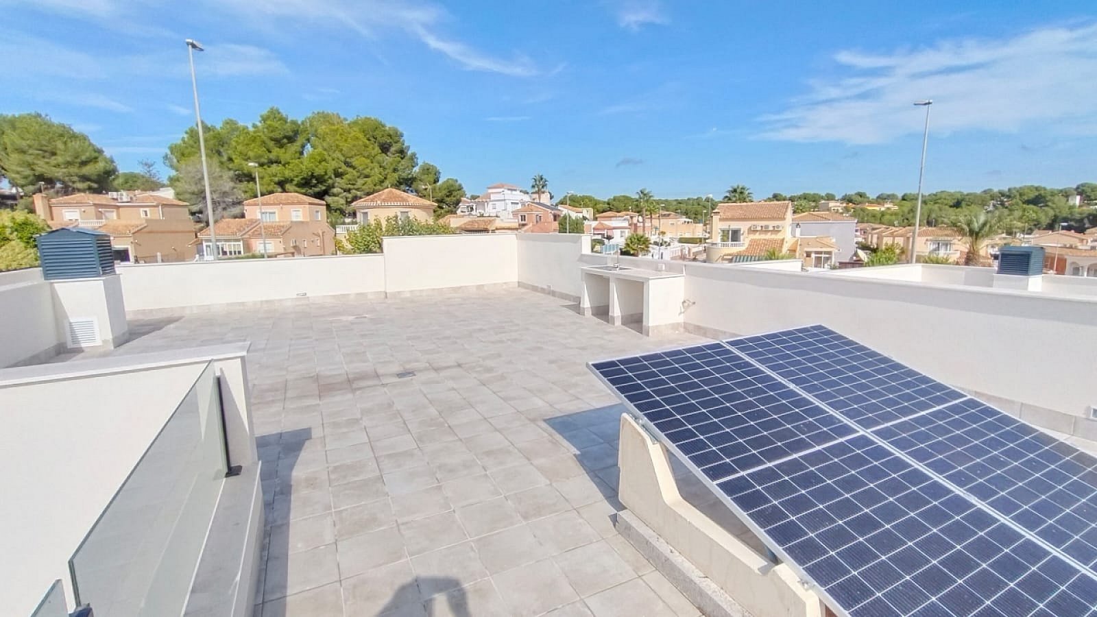 <p>Villa provided with 3 Bedrooms and 2 Bathrooms, private swimming pool and parking space on own plot. </p><p>A small complex of only 5 villas, bu...