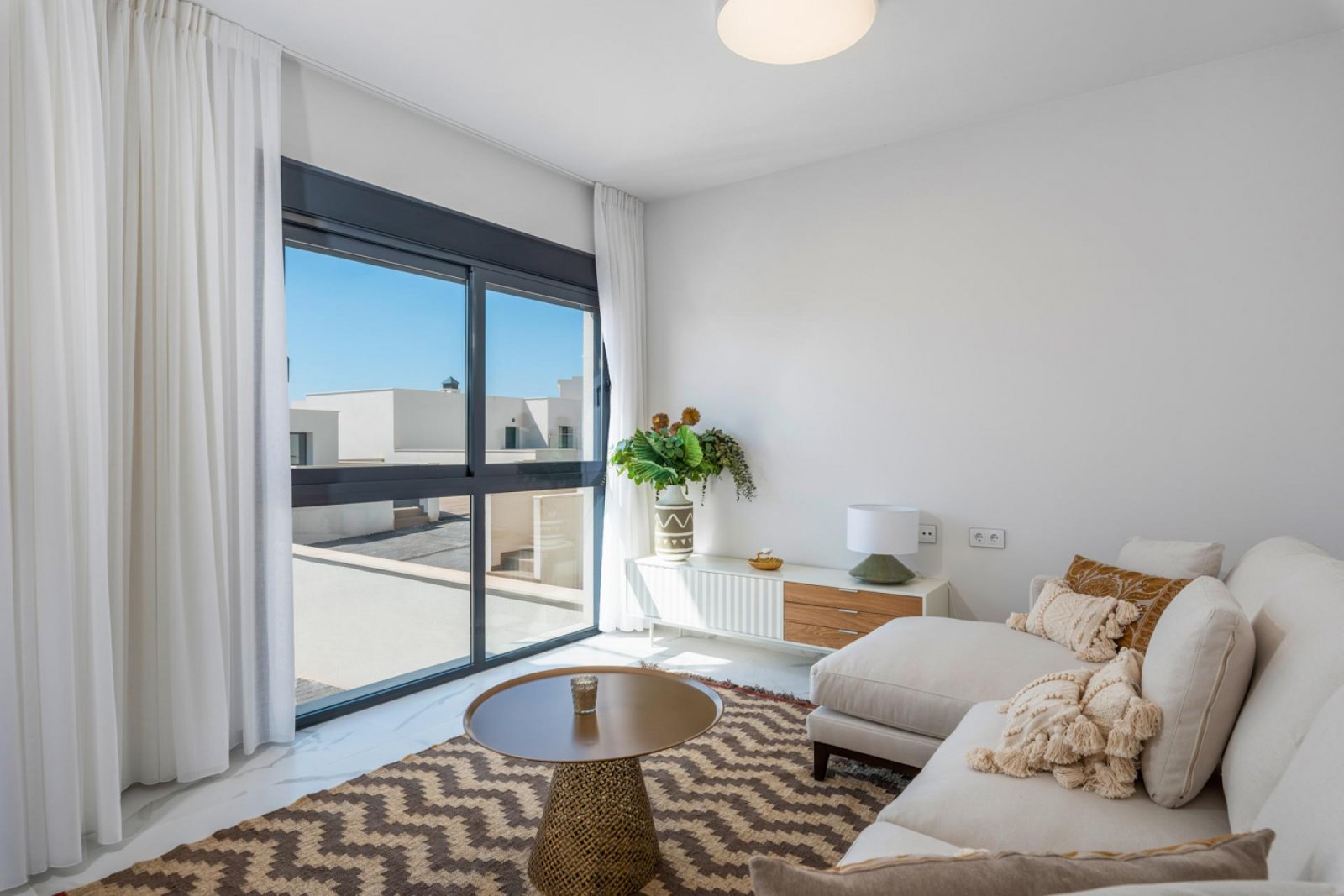 <p>Apartment with garden provided with 2 Bedrooms and 2 Bathrooms, communal swimming pool and private parking space within domain. </p><p>Choice be...