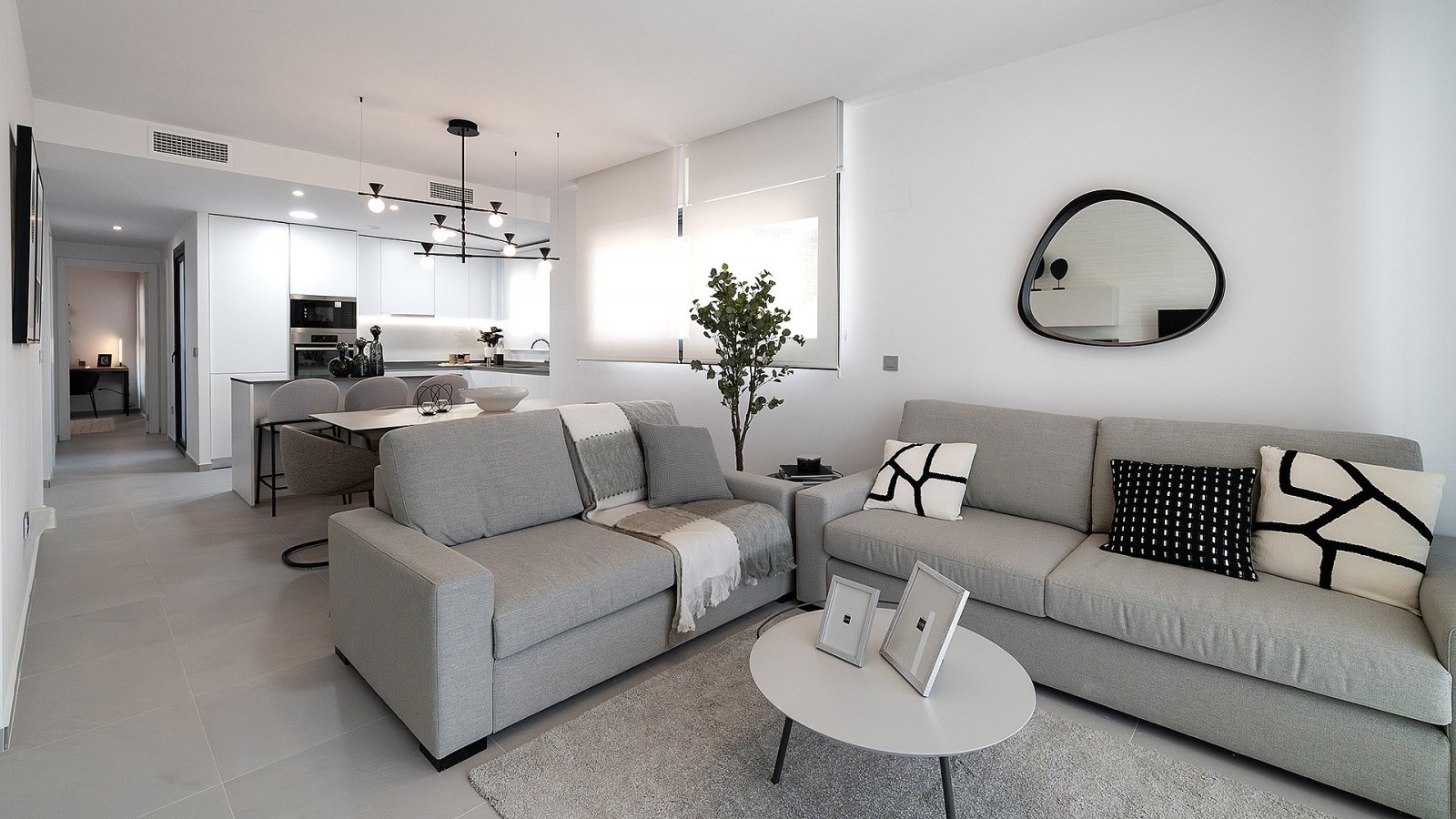 Elegante Wohnung mit 2 Schlafzimmern, Poolzugang und Stellplatz