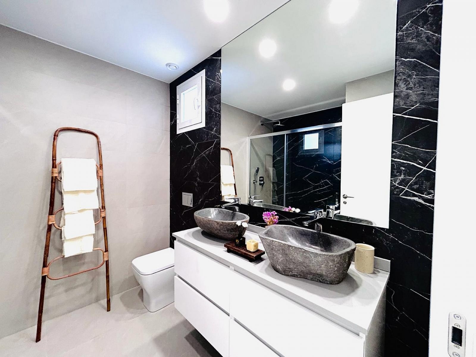 <p>Villa with basement provided with 3 Bedrooms and 3 Bathrooms, private swimming pool and parking space on own plot. </p><p>The villas are in a pr...