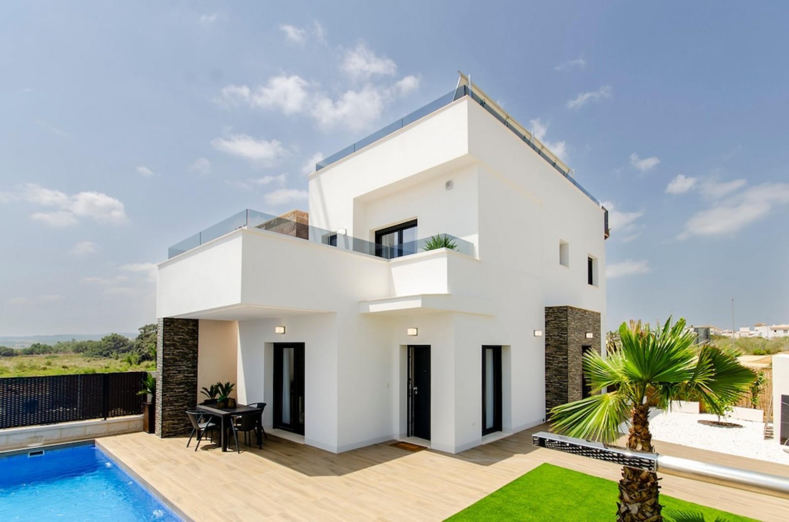 <p>Villa provided with 3 Bedrooms and 3 Bathrooms, private swimming pool and parking space on own plot. </p><p>Modern villas on spacious plots. Loc...