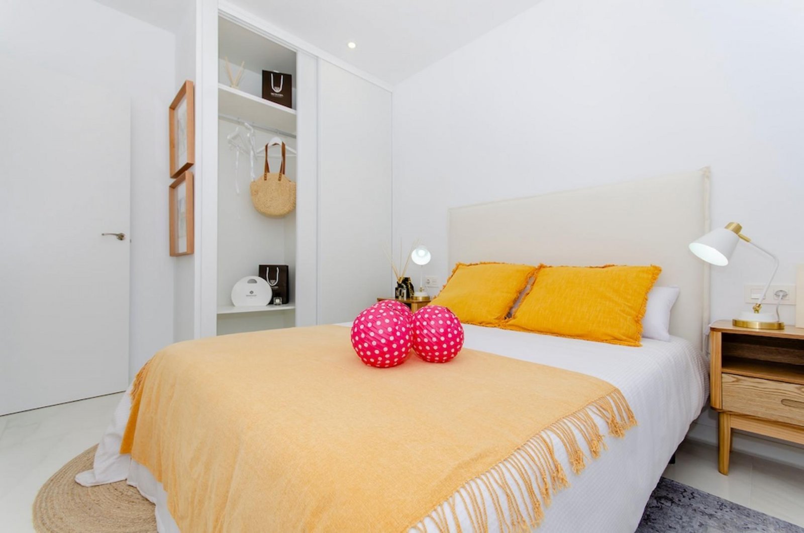 <p>Villa provided with 3 Bedrooms and 3 Bathrooms, private swimming pool and parking space on own plot. </p><p>Modern villas on spacious plots. Loc...