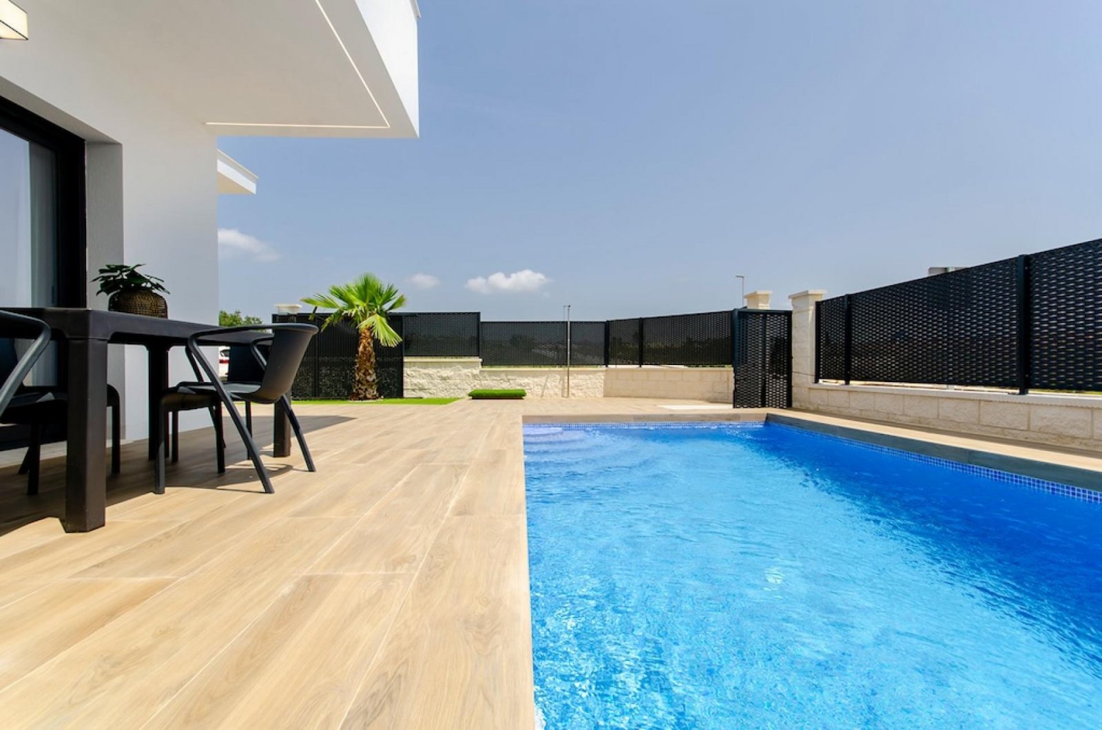 <p>Villa provided with 3 Bedrooms and 3 Bathrooms, private swimming pool and parking space on own plot. </p><p>Modern villas on spacious plots. Loc...