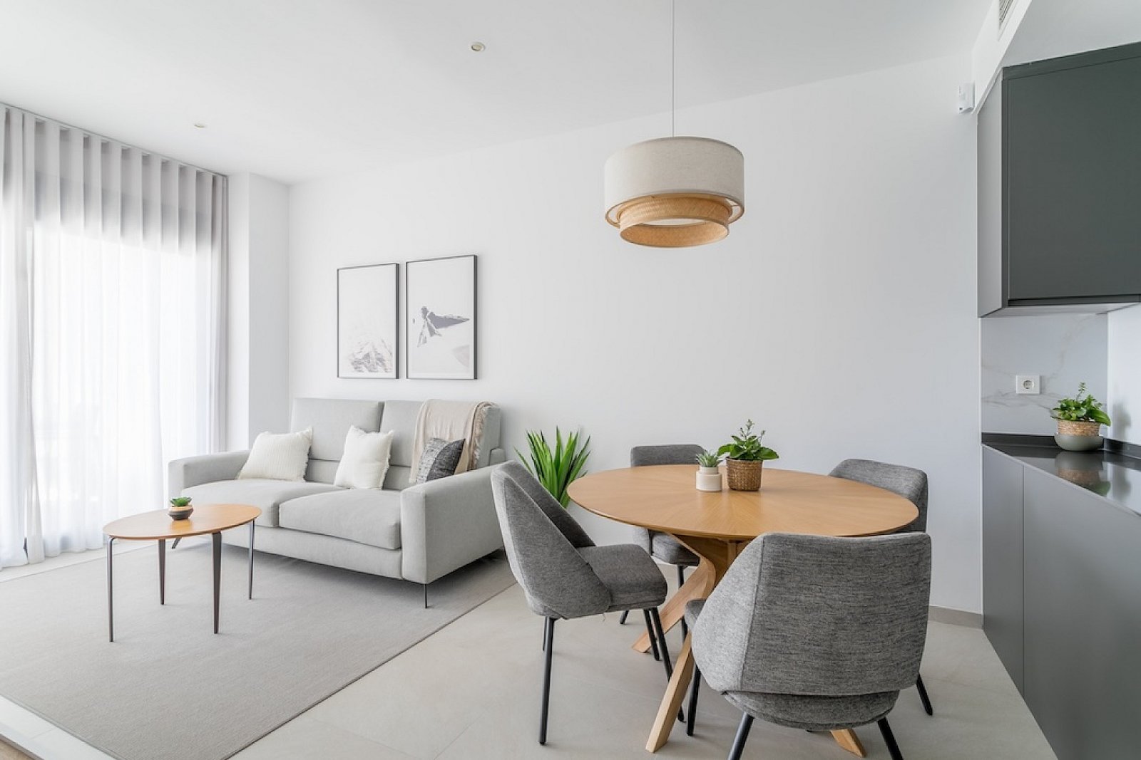 <p>Apartments - solarium provided with 3 Bedrooms and 2 Bathrooms, communal swimming pool and private parking space within domain. </p><p>All apart...