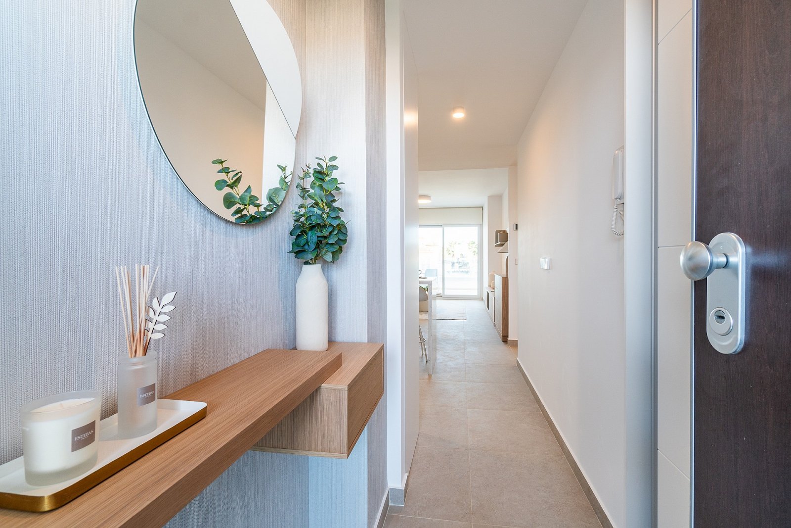 <p>Apartment with garden provided with 2 Bedrooms and 2 Bathrooms, communal swimming pool and underground parking space with storage room. </p>