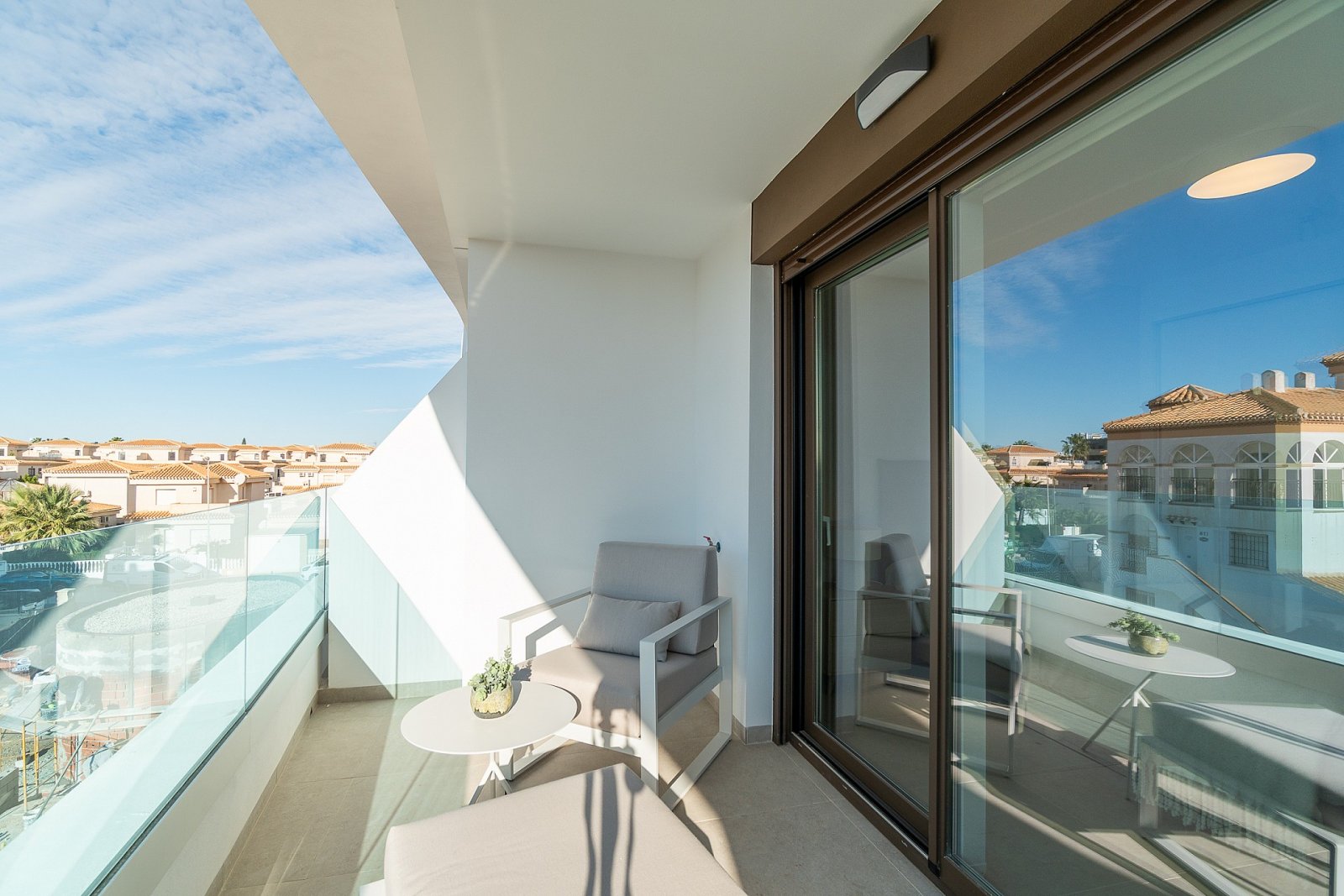<p>Apartment with garden provided with 2 Bedrooms and 2 Bathrooms, communal swimming pool and underground parking space with storage room. </p>
