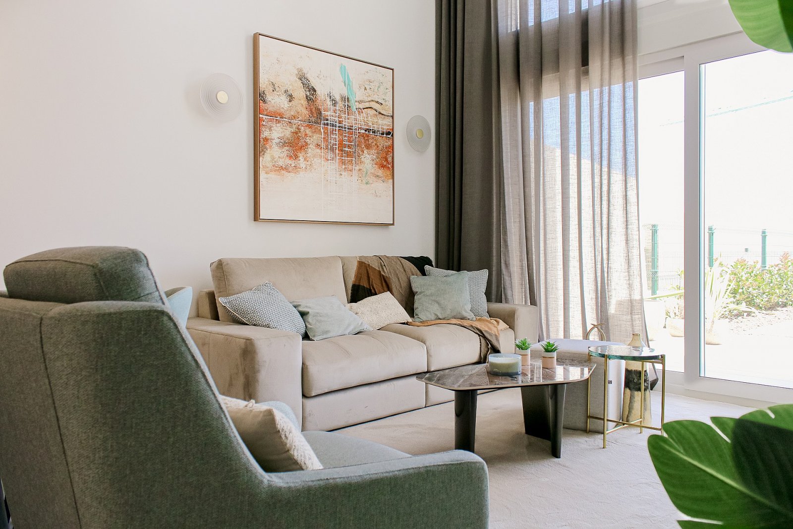 <p>Villa with basement provided with 3 Bedrooms and 2 Bathrooms, private swimming pool and parking space on own plot. </p><p>Semi-detached villas w...