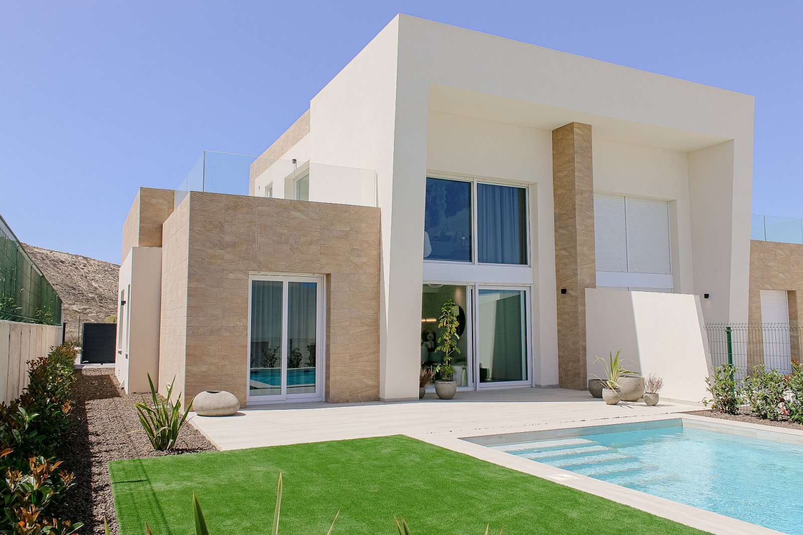 <p>Villa with basement provided with 3 Bedrooms and 2 Bathrooms, private swimming pool and parking space on own plot. </p><p>Semi-detached villas w...
