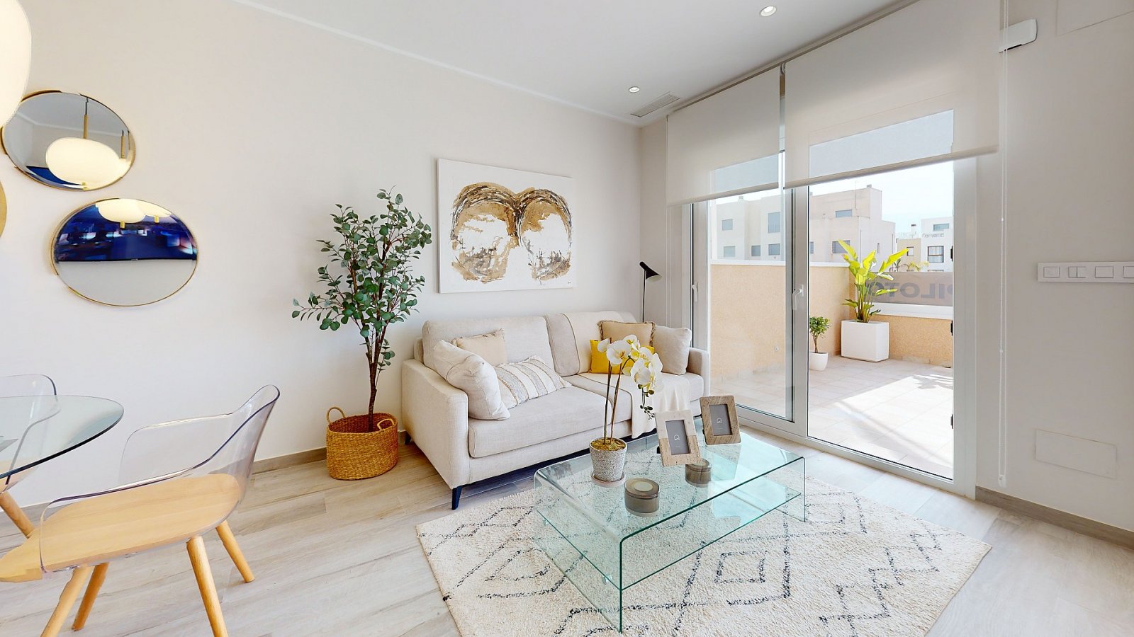 <p>Terraced villa provided with 3 Bedrooms and 2 Bathrooms, communal swimming pool and underground parking space. </p>