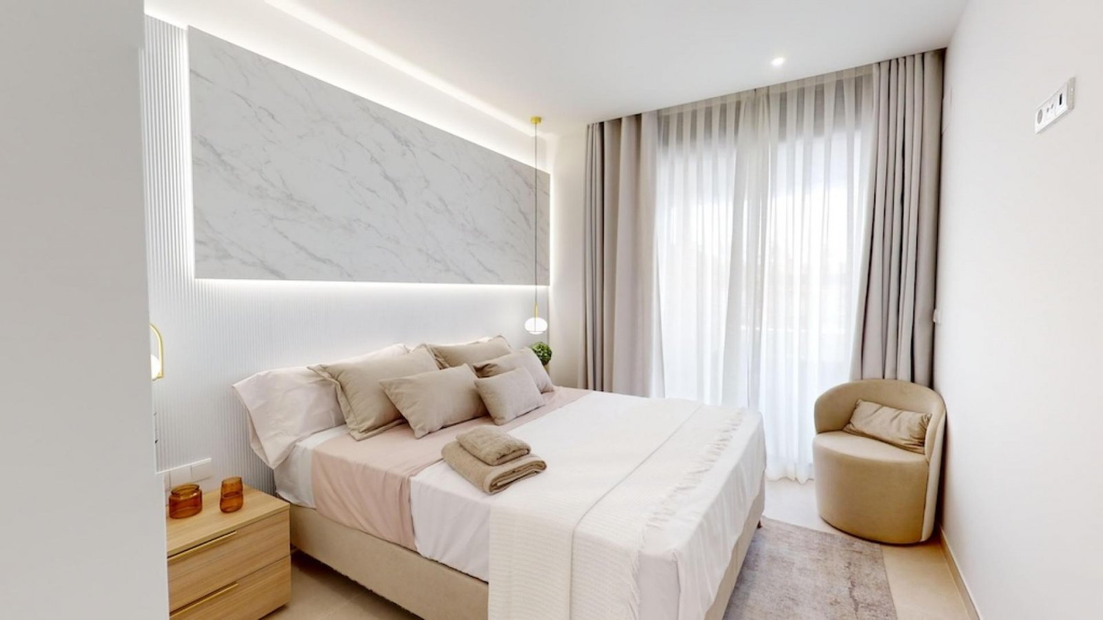 Exklusives Apartment mit Terrasse, Pool und Tiefgaragenstellplatz