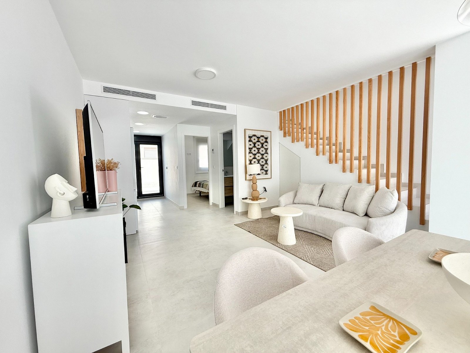 <p>Terraced villa provided with 3 Bedrooms and 2 Bathrooms, communal swimming pool and parking space on own plot. </p>